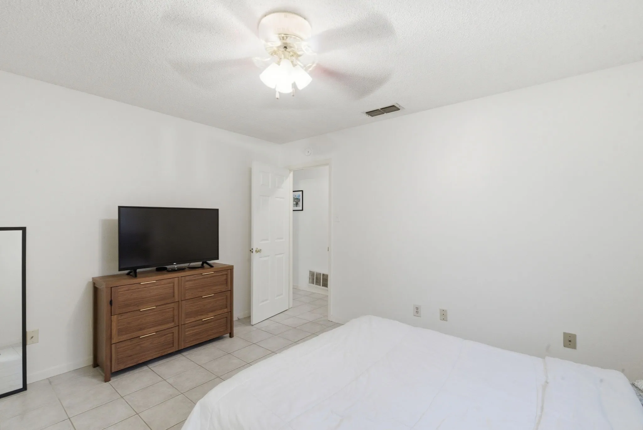 For Sale in Erath County , 209 Moonlight- Trail, Stephenville, Texas 76401, 3 Bedroom, 2 Bathroom, 2 Garage spaces, 0 Sqft, built in 1981, mls#21276346, Real Estate Agent in Stephenville, Homes For Sale in Erath county, Homes For Sale in Stephenville, Realtor in Stephenville Texas, Real Estate Brokerage Independent Realty Texas, Luminita Cordes Realtor