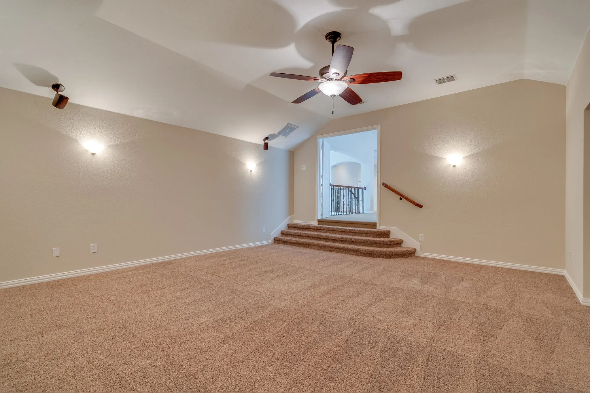 Single Family Residence For Rent in Denton County , 2746 Nightwind Court, Frisco, Texas 75034, 4 Bedroom, 4 Bathroom, 2 Garage spaces, 4,026 Sqft, built in 2004, mls#21274628, Real Estate Agent in Frisco, Homes For Rent in Denton county, Homes For Rent in Frisco, Realtor in Frisco Texas, Real Estate Brokerage Independent Realty Texas, Luminita Cordes Realtor
