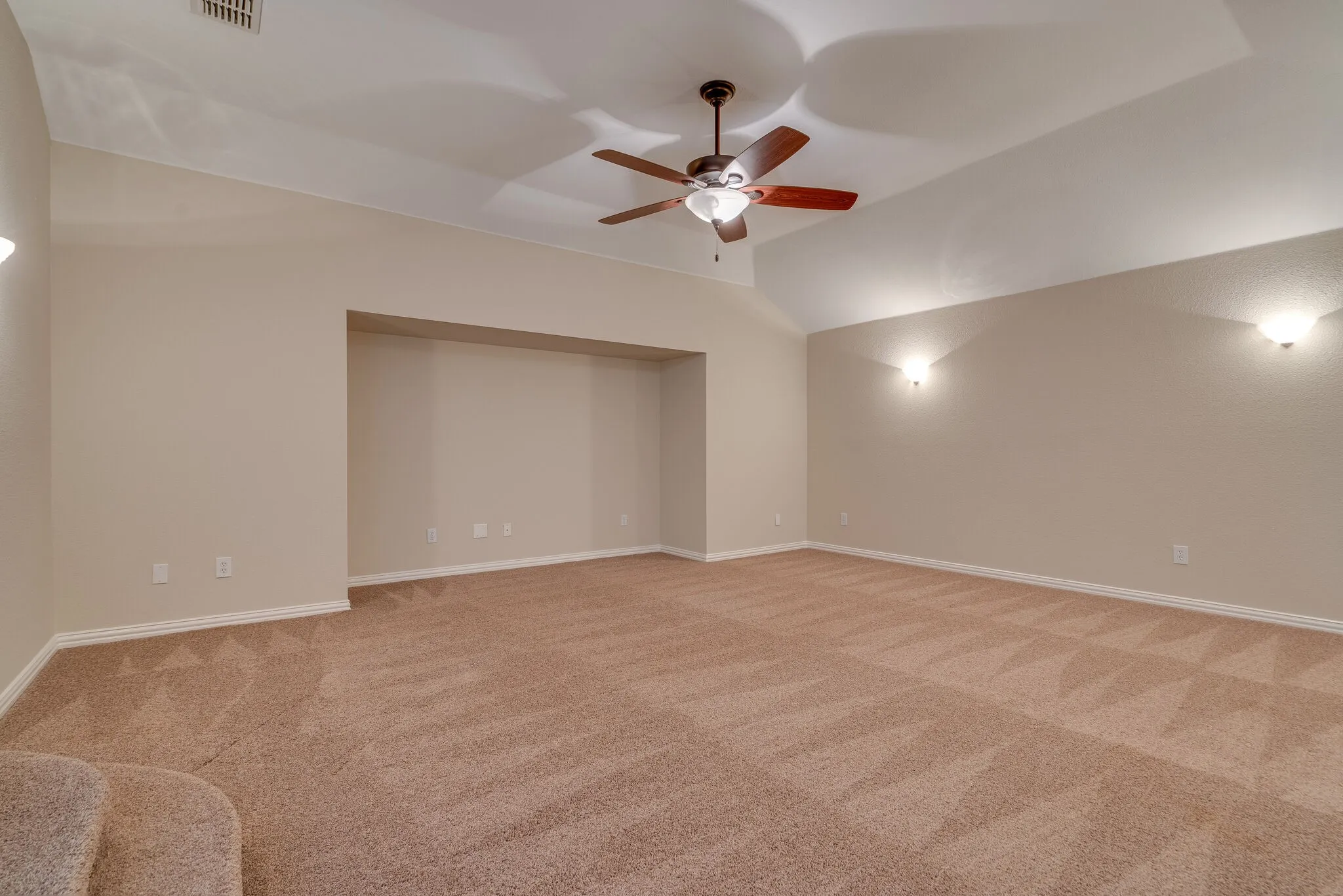 Single Family Residence For Rent in Denton County , 2746 Nightwind Court, Frisco, Texas 75034, 4 Bedroom, 4 Bathroom, 2 Garage spaces, 4,026 Sqft, built in 2004, mls#21274628, Real Estate Agent in Frisco, Homes For Rent in Denton county, Homes For Rent in Frisco, Realtor in Frisco Texas, Real Estate Brokerage Independent Realty Texas, Luminita Cordes Realtor