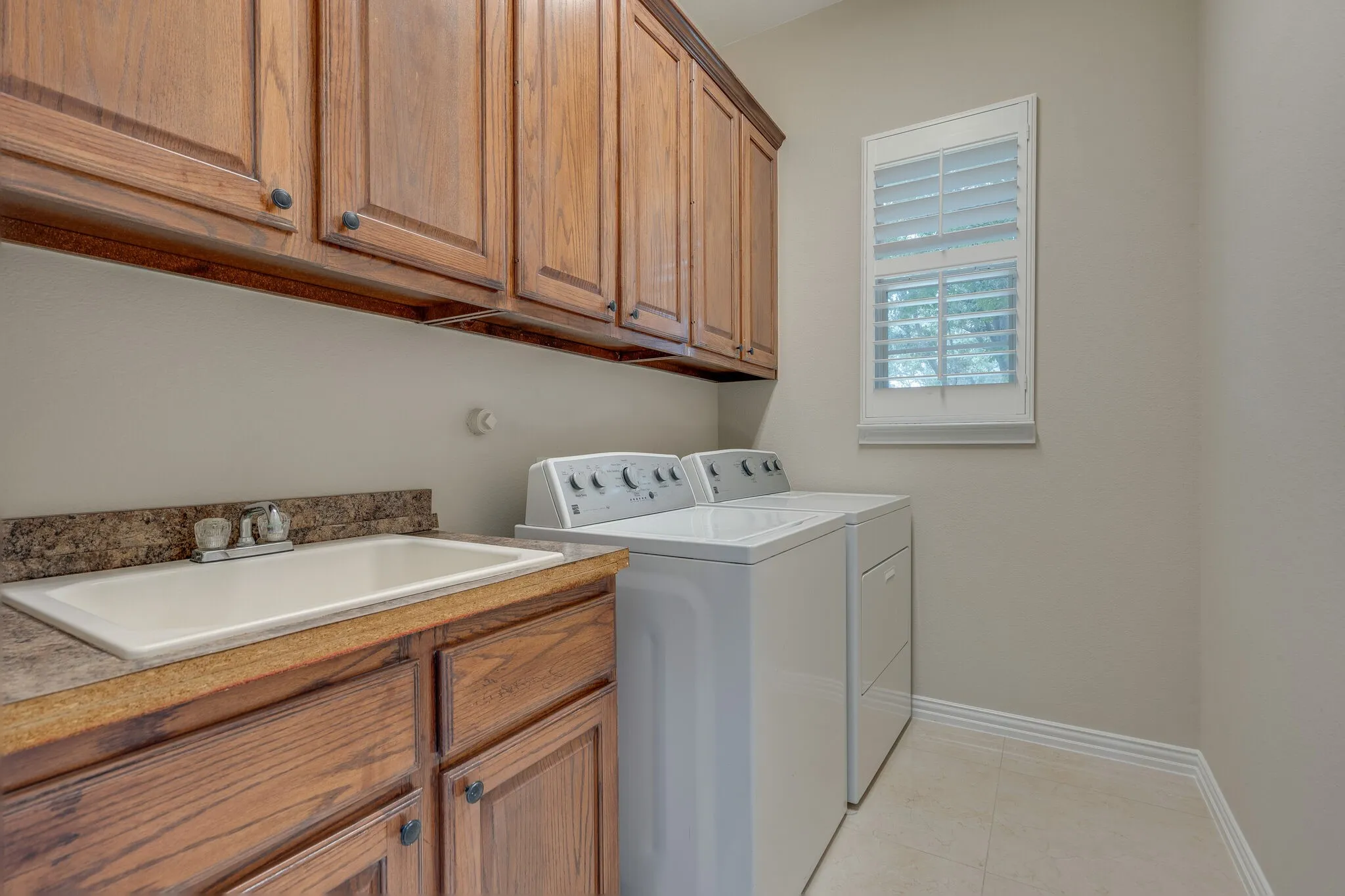 Single Family Residence For Rent in Denton County , 2746 Nightwind Court, Frisco, Texas 75034, 4 Bedroom, 4 Bathroom, 2 Garage spaces, 4,026 Sqft, built in 2004, mls#21274628, Real Estate Agent in Frisco, Homes For Rent in Denton county, Homes For Rent in Frisco, Realtor in Frisco Texas, Real Estate Brokerage Independent Realty Texas, Luminita Cordes Realtor