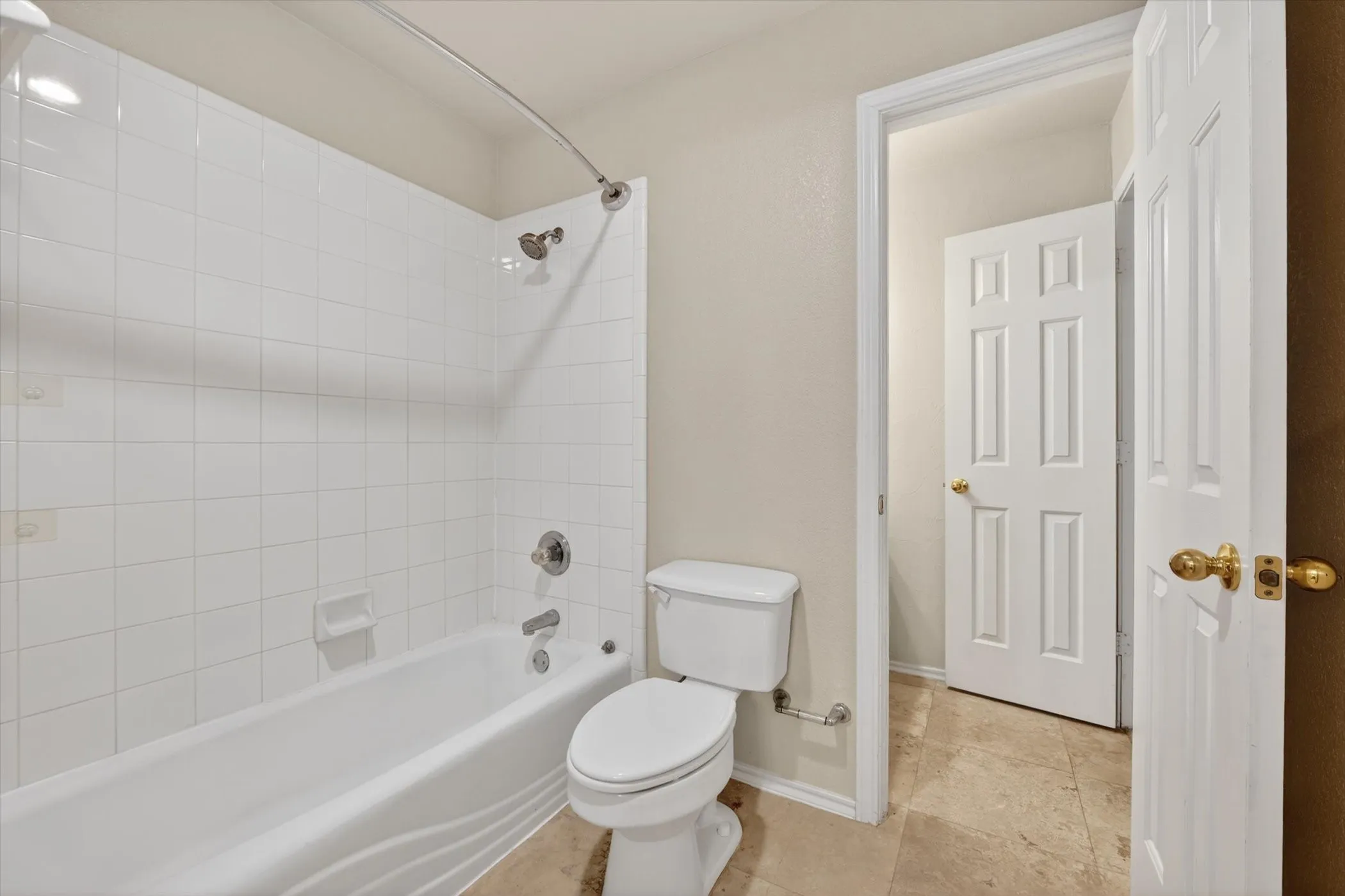 Single Family Residence For Rent in Tarrant County , 914 Dove Creek Trail, Southlake, Texas 76092, 5 Bedroom, 4 Bathroom, 2 Garage spaces, 3,151 Sqft, built in 1998, mls#21274710, Real Estate Agent in Southlake, Homes For Rent in Tarrant county, Homes For Rent in Southlake, Realtor in Southlake Texas, Real Estate Brokerage Independent Realty Texas, Luminita Cordes Realtor