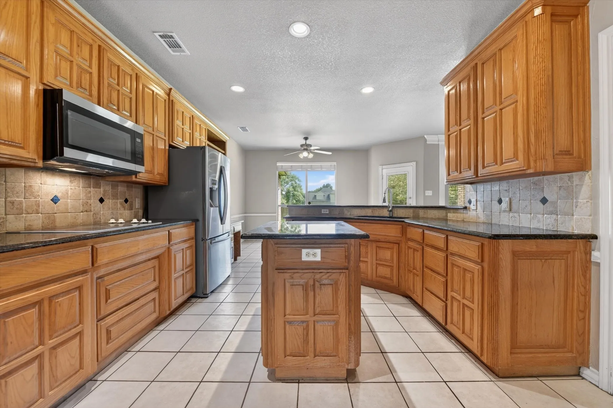 Single Family Residence For Rent in Tarrant County , 914 Dove Creek Trail, Southlake, Texas 76092, 5 Bedroom, 4 Bathroom, 2 Garage spaces, 3,151 Sqft, built in 1998, mls#21274710, Real Estate Agent in Southlake, Homes For Rent in Tarrant county, Homes For Rent in Southlake, Realtor in Southlake Texas, Real Estate Brokerage Independent Realty Texas, Luminita Cordes Realtor