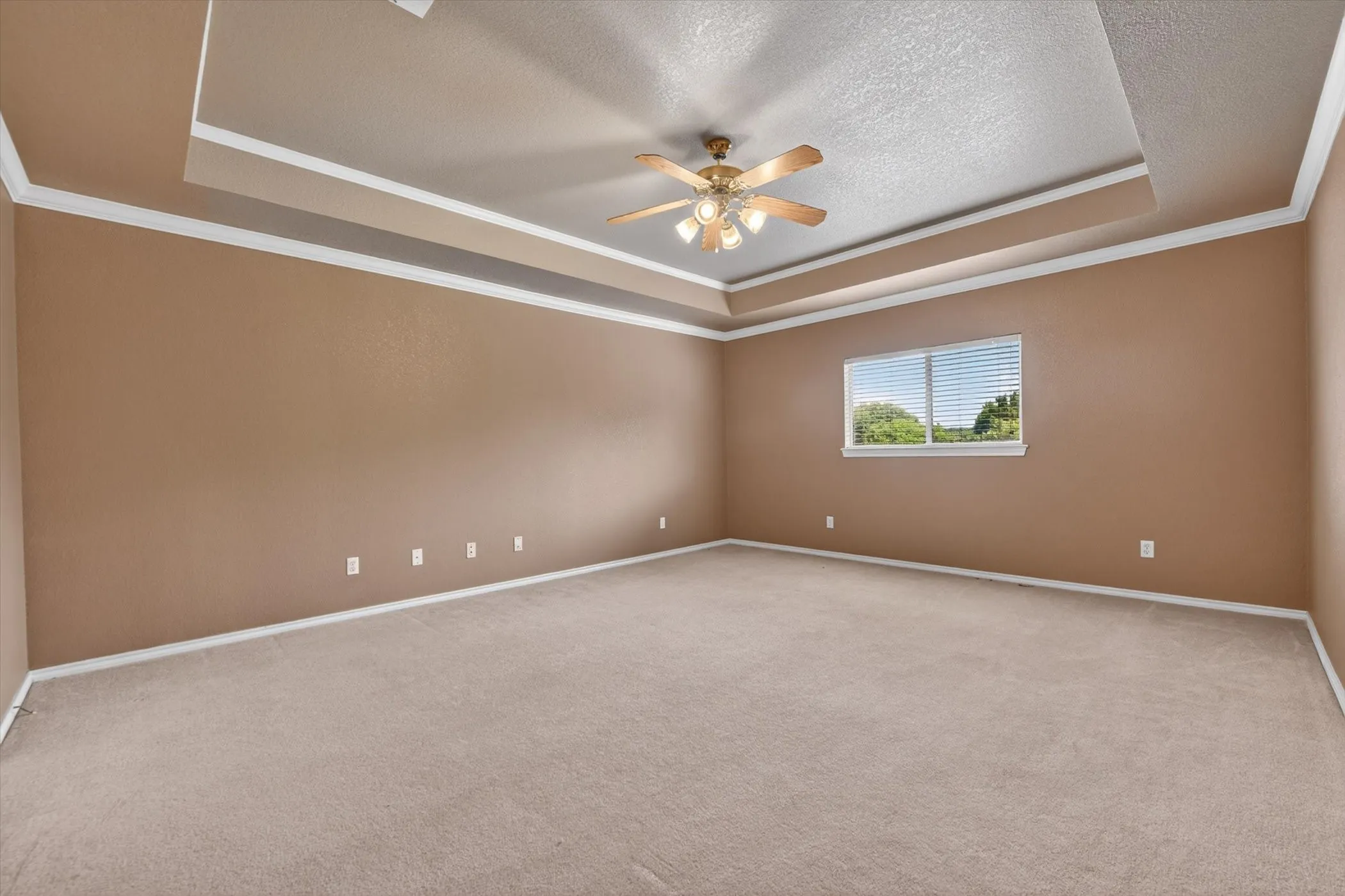 Single Family Residence For Rent in Tarrant County , 914 Dove Creek Trail, Southlake, Texas 76092, 5 Bedroom, 4 Bathroom, 2 Garage spaces, 3,151 Sqft, built in 1998, mls#21274710, Real Estate Agent in Southlake, Homes For Rent in Tarrant county, Homes For Rent in Southlake, Realtor in Southlake Texas, Real Estate Brokerage Independent Realty Texas, Luminita Cordes Realtor