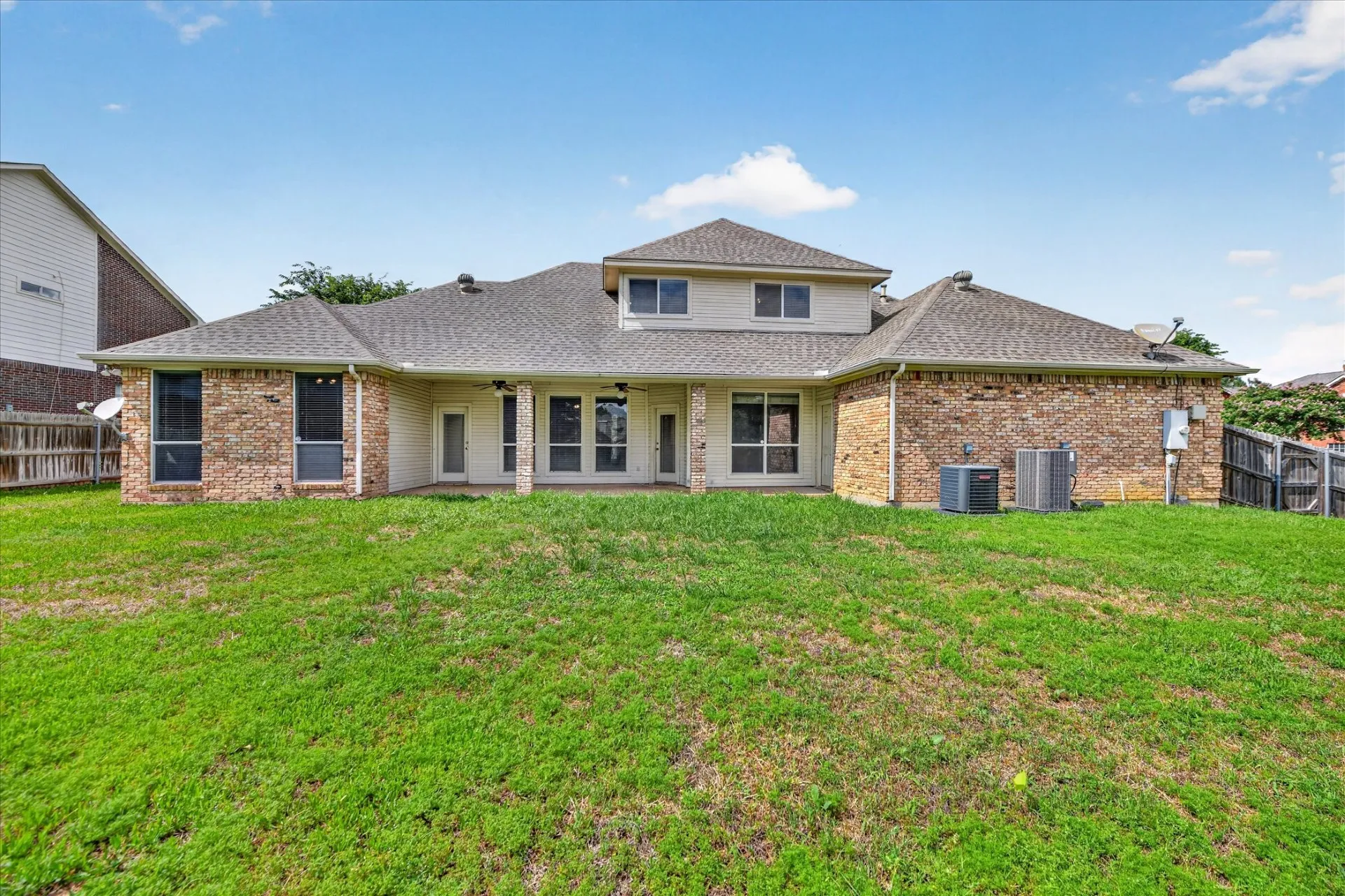 Single Family Residence For Rent in Tarrant County , 914 Dove Creek Trail, Southlake, Texas 76092, 5 Bedroom, 4 Bathroom, 2 Garage spaces, 3,151 Sqft, built in 1998, mls#21274710, Real Estate Agent in Southlake, Homes For Rent in Tarrant county, Homes For Rent in Southlake, Realtor in Southlake Texas, Real Estate Brokerage Independent Realty Texas, Luminita Cordes Realtor