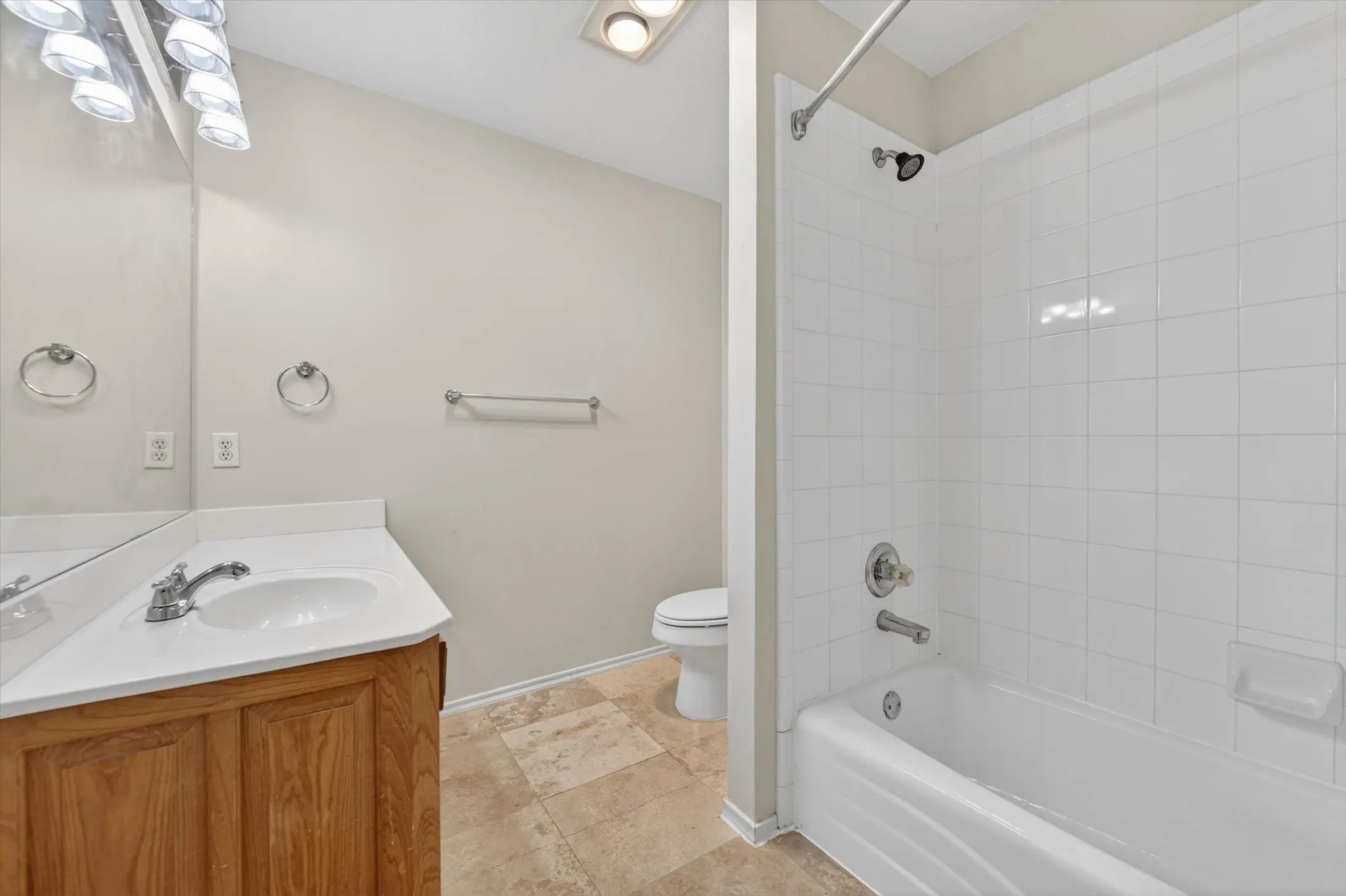 Single Family Residence For Rent in Tarrant County , 914 Dove Creek Trail, Southlake, Texas 76092, 5 Bedroom, 4 Bathroom, 2 Garage spaces, 3,151 Sqft, built in 1998, mls#21274710, Real Estate Agent in Southlake, Homes For Rent in Tarrant county, Homes For Rent in Southlake, Realtor in Southlake Texas, Real Estate Brokerage Independent Realty Texas, Luminita Cordes Realtor