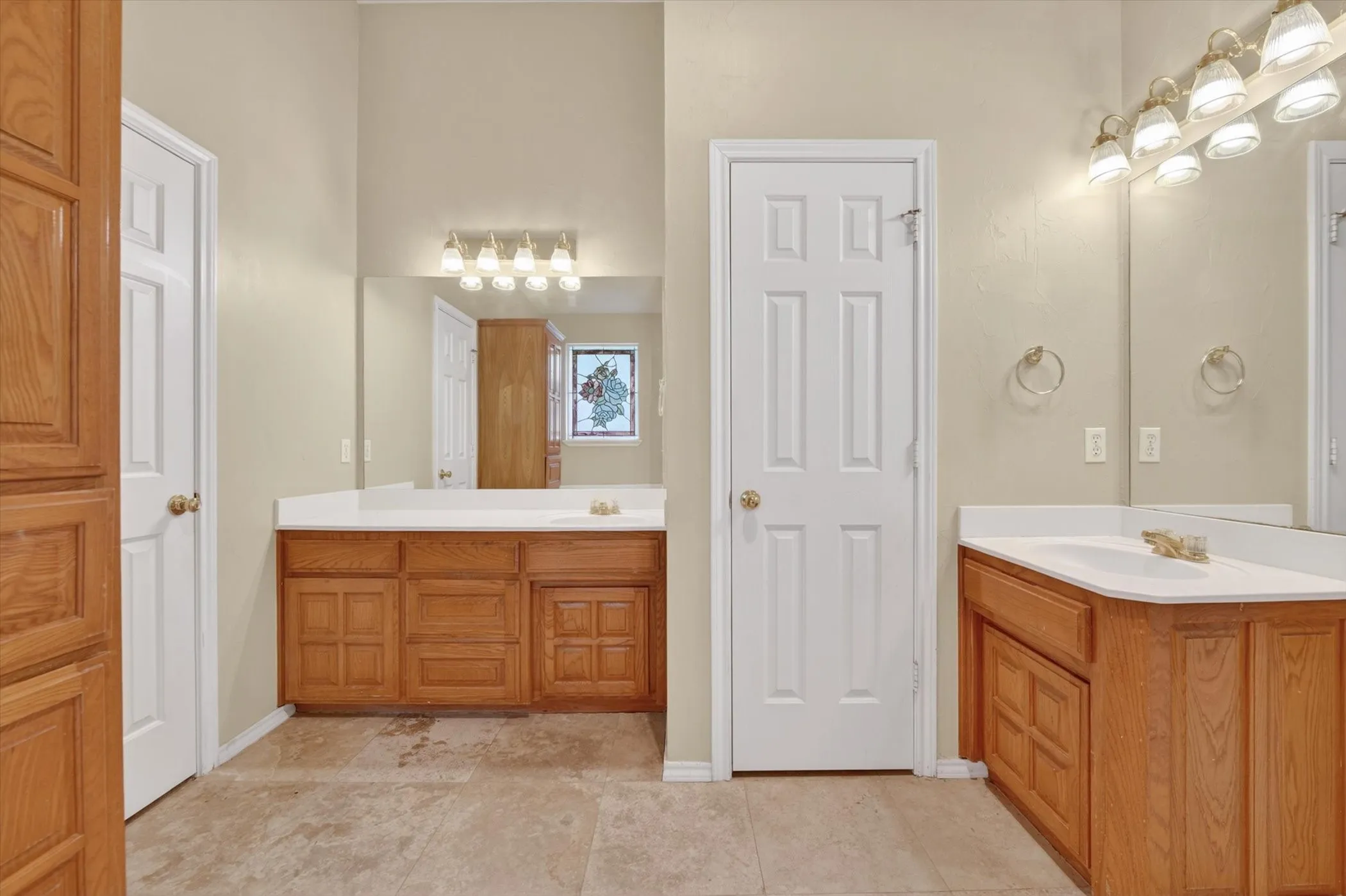 Single Family Residence For Rent in Tarrant County , 914 Dove Creek Trail, Southlake, Texas 76092, 5 Bedroom, 4 Bathroom, 2 Garage spaces, 3,151 Sqft, built in 1998, mls#21274710, Real Estate Agent in Southlake, Homes For Rent in Tarrant county, Homes For Rent in Southlake, Realtor in Southlake Texas, Real Estate Brokerage Independent Realty Texas, Luminita Cordes Realtor