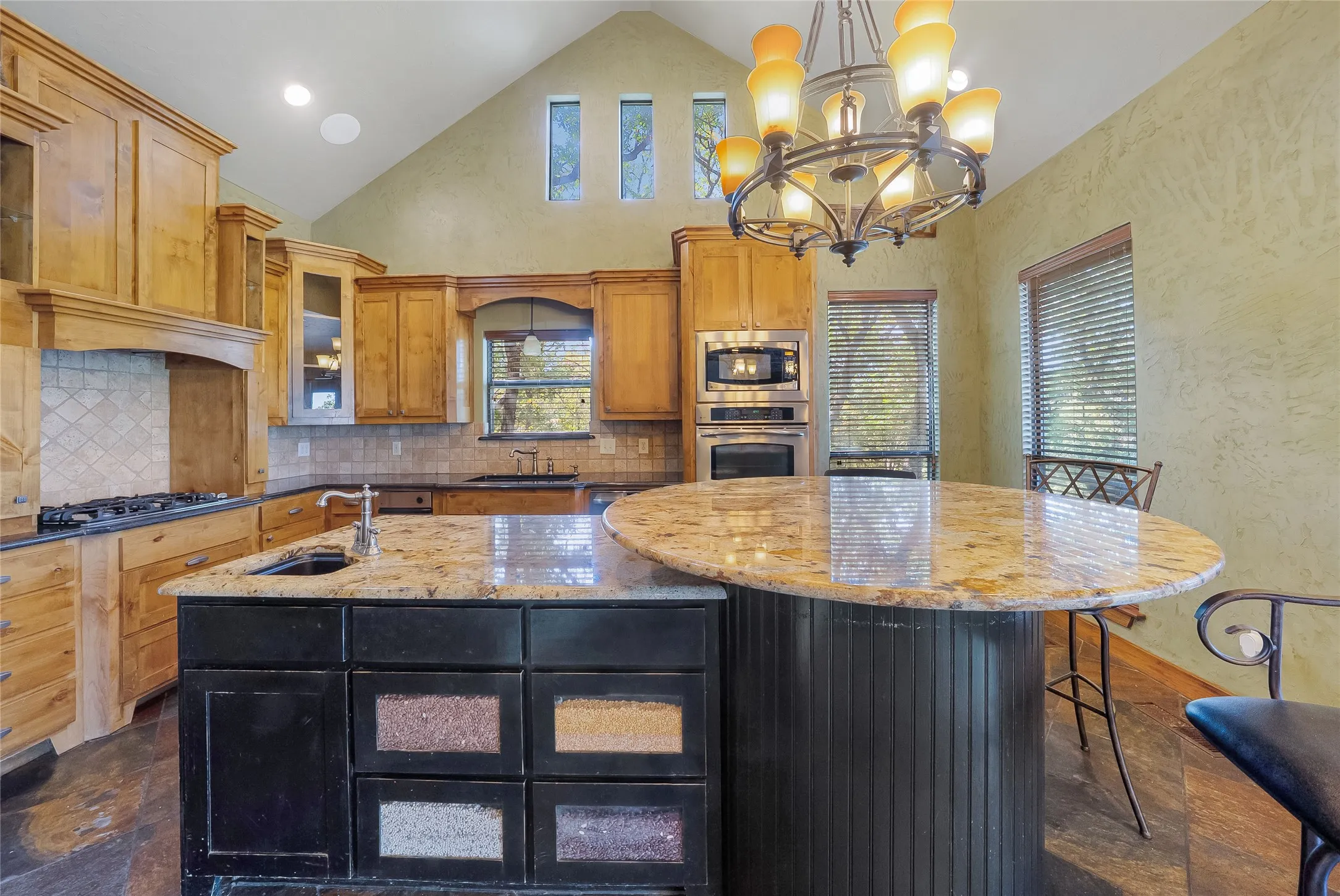 Single Family Residence For Sale in Denton County , 9205 Old Cross Timbers Road, Flower Mound, Texas 75022, 3 Bedroom, 3 Bathroom, 3 Garage spaces, 2,520 Sqft, built in 2005, mls#21259451, Real Estate Agent in Flower Mound, Homes For Sale in Denton county, Homes For Sale in Flower Mound, Realtor in Flower Mound Texas, Real Estate Brokerage Independent Realty Texas, Luminita Cordes Realtor