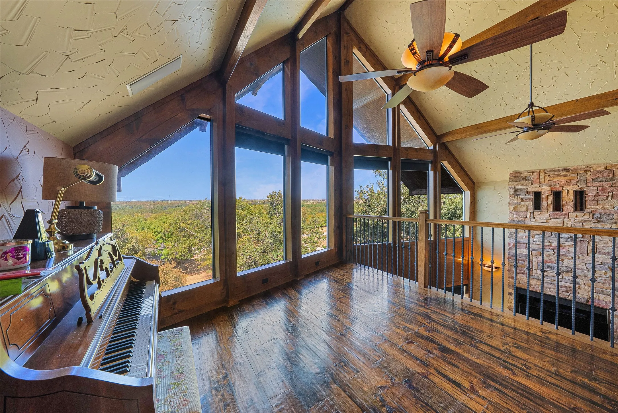 Single Family Residence For Sale in Denton County , 9205 Old Cross Timbers Road, Flower Mound, Texas 75022, 3 Bedroom, 3 Bathroom, 3 Garage spaces, 2,520 Sqft, built in 2005, mls#21259451, Real Estate Agent in Flower Mound, Homes For Sale in Denton county, Homes For Sale in Flower Mound, Realtor in Flower Mound Texas, Real Estate Brokerage Independent Realty Texas, Luminita Cordes Realtor