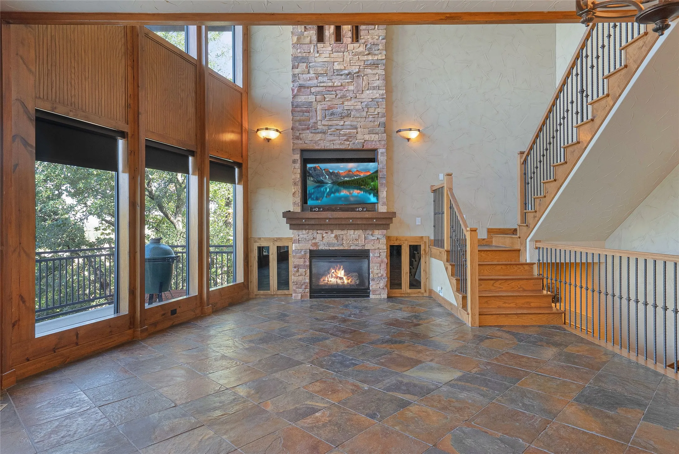 Single Family Residence For Sale in Denton County , 9205 Old Cross Timbers Road, Flower Mound, Texas 75022, 3 Bedroom, 3 Bathroom, 3 Garage spaces, 2,520 Sqft, built in 2005, mls#21259451, Real Estate Agent in Flower Mound, Homes For Sale in Denton county, Homes For Sale in Flower Mound, Realtor in Flower Mound Texas, Real Estate Brokerage Independent Realty Texas, Luminita Cordes Realtor