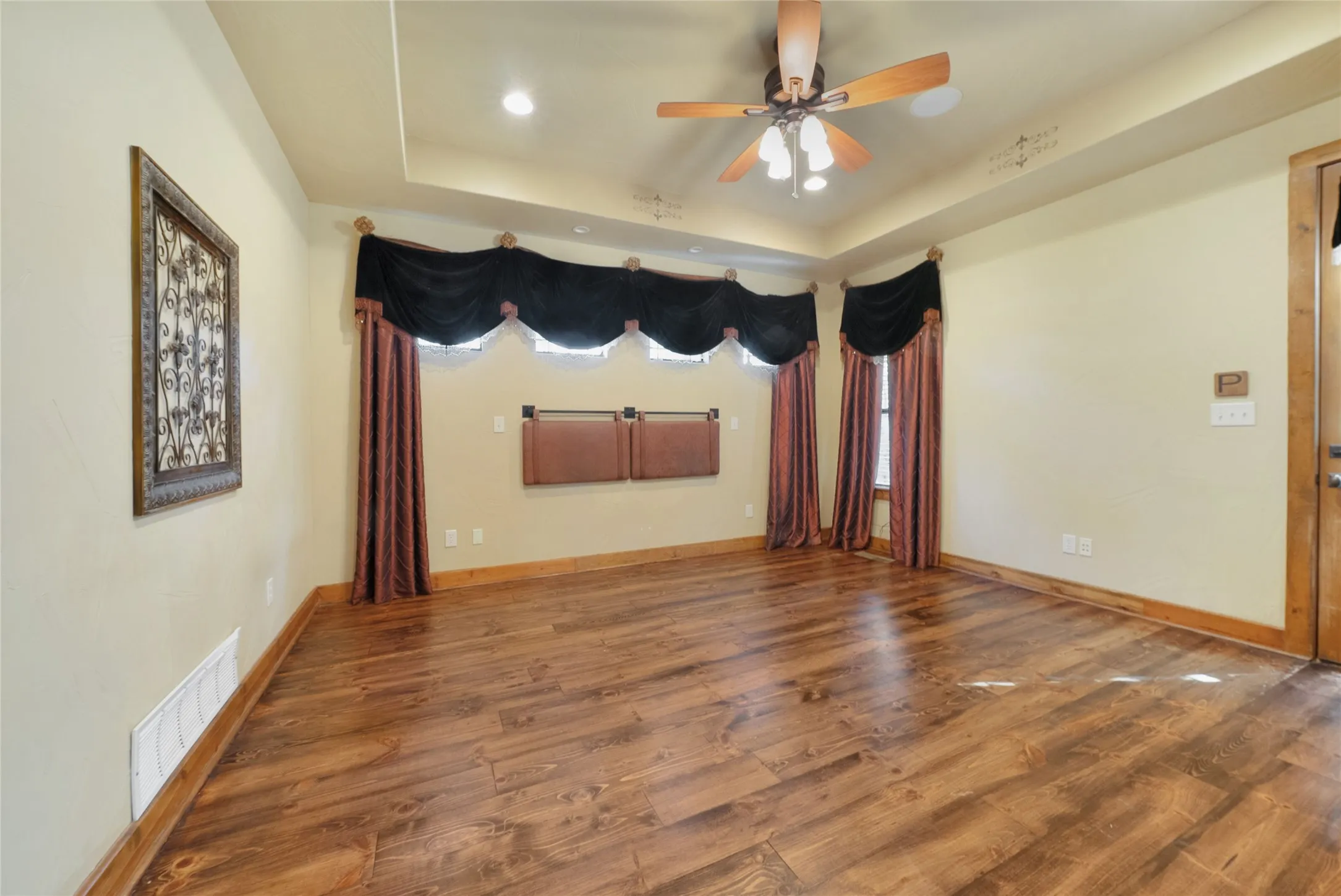 Single Family Residence For Sale in Denton County , 9205 Old Cross Timbers Road, Flower Mound, Texas 75022, 3 Bedroom, 3 Bathroom, 3 Garage spaces, 2,520 Sqft, built in 2005, mls#21259451, Real Estate Agent in Flower Mound, Homes For Sale in Denton county, Homes For Sale in Flower Mound, Realtor in Flower Mound Texas, Real Estate Brokerage Independent Realty Texas, Luminita Cordes Realtor