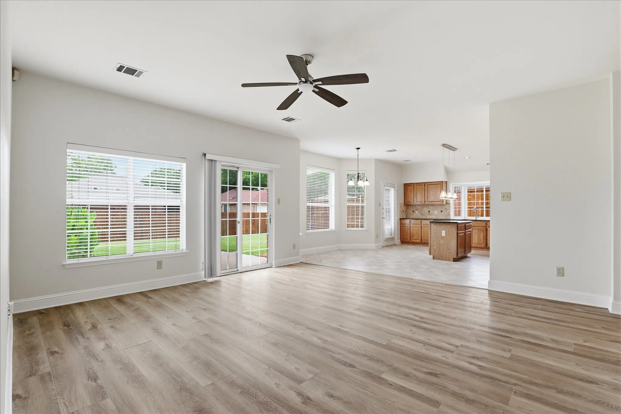 Single Family Residence For Sale in Collin County , 3713 Legendary Lane, Plano, Texas 75023, 3 Bedroom, 2 Bathroom, 2 Garage spaces, 2,031 Sqft, built in 1988, Price $475,000, mls#21277208, Real Estate Agent in Plano, Homes For Sale in Collin county, Homes For Sale in Plano, Realtor in Plano Texas, Real Estate Brokerage Independent Realty Texas, Luminita Cordes Realtor