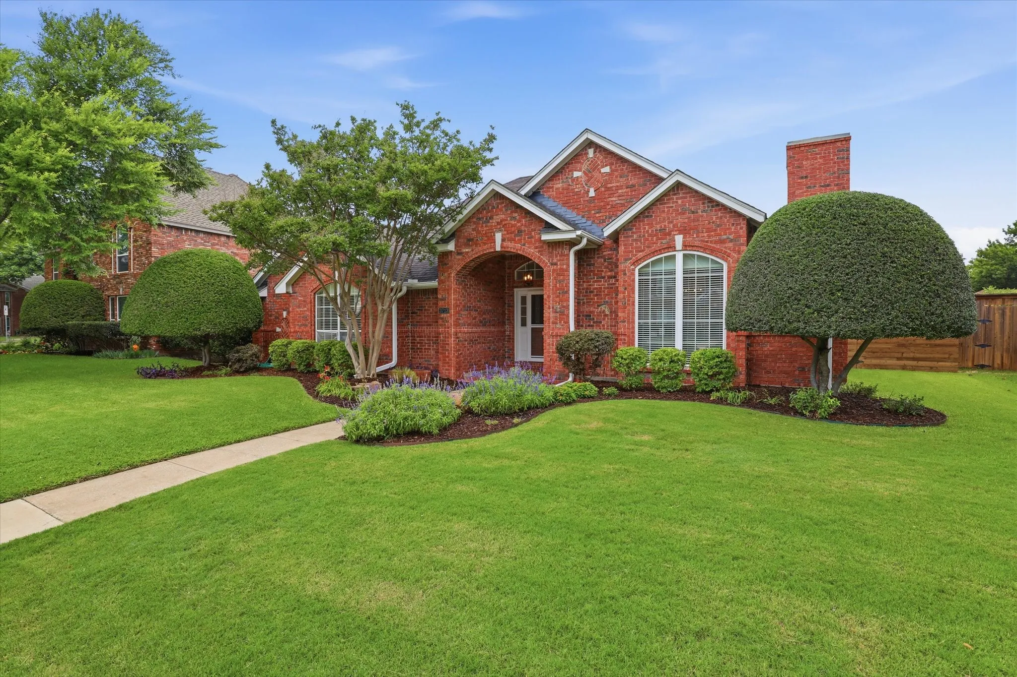 Single Family Residence For Sale in Collin County , 3713 Legendary Lane, Plano, Texas 75023, 3 Bedroom, 2 Bathroom, 2 Garage spaces, 2,031 Sqft, built in 1988, Price $475,000, mls#21277208, Real Estate Agent in Plano, Homes For Sale in Collin county, Homes For Sale in Plano, Realtor in Plano Texas, Real Estate Brokerage Independent Realty Texas, Luminita Cordes Realtor