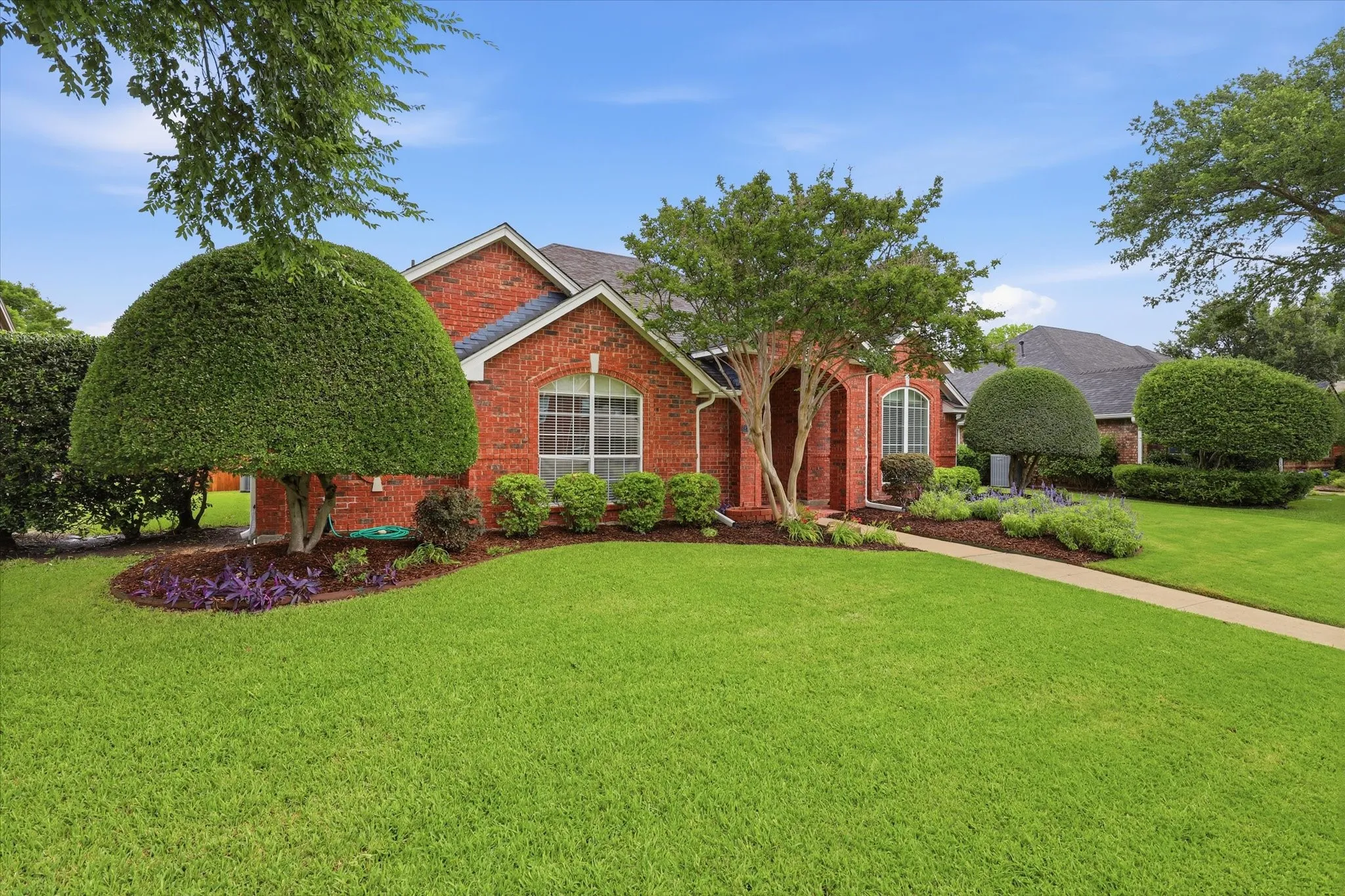 Single Family Residence For Sale in Collin County , 3713 Legendary Lane, Plano, Texas 75023, 3 Bedroom, 2 Bathroom, 2 Garage spaces, 2,031 Sqft, built in 1988, Price $475,000, mls#21277208, Real Estate Agent in Plano, Homes For Sale in Collin county, Homes For Sale in Plano, Realtor in Plano Texas, Real Estate Brokerage Independent Realty Texas, Luminita Cordes Realtor