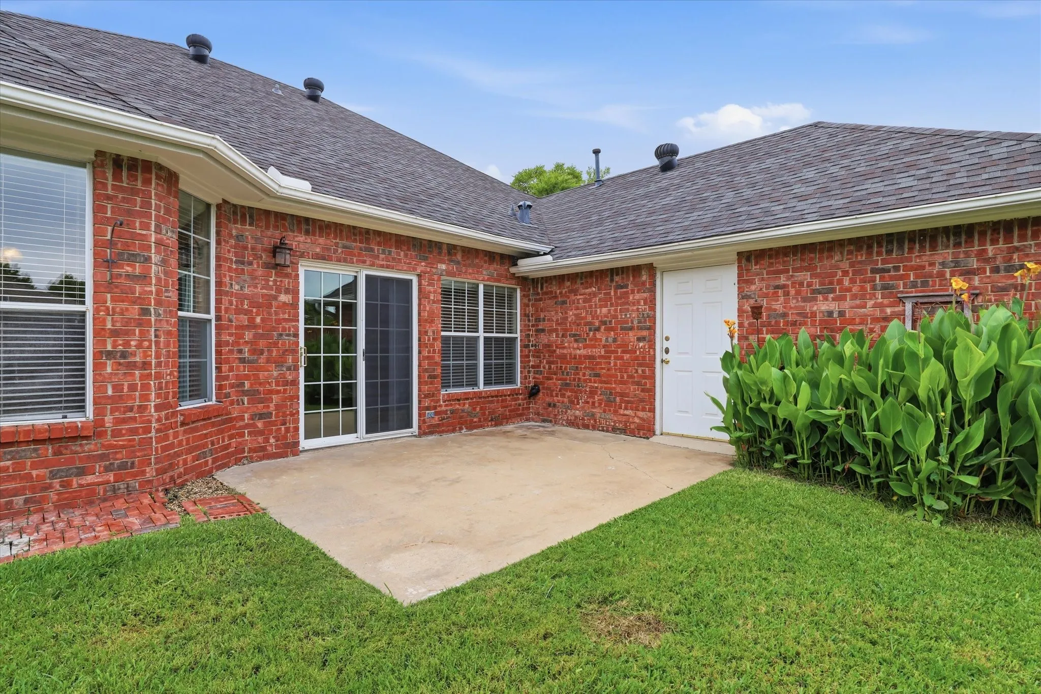 Single Family Residence For Sale in Collin County , 3713 Legendary Lane, Plano, Texas 75023, 3 Bedroom, 2 Bathroom, 2 Garage spaces, 2,031 Sqft, built in 1988, Price $475,000, mls#21277208, Real Estate Agent in Plano, Homes For Sale in Collin county, Homes For Sale in Plano, Realtor in Plano Texas, Real Estate Brokerage Independent Realty Texas, Luminita Cordes Realtor