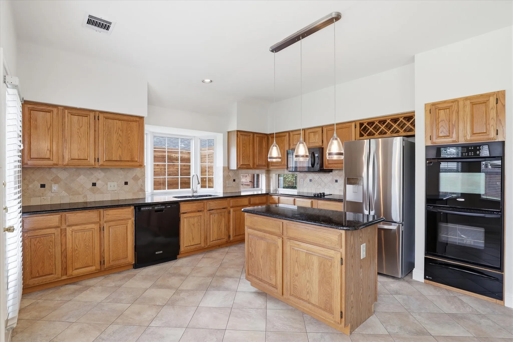 Single Family Residence For Sale in Collin County , 3713 Legendary Lane, Plano, Texas 75023, 3 Bedroom, 2 Bathroom, 2 Garage spaces, 2,031 Sqft, built in 1988, Price $475,000, mls#21277208, Real Estate Agent in Plano, Homes For Sale in Collin county, Homes For Sale in Plano, Realtor in Plano Texas, Real Estate Brokerage Independent Realty Texas, Luminita Cordes Realtor