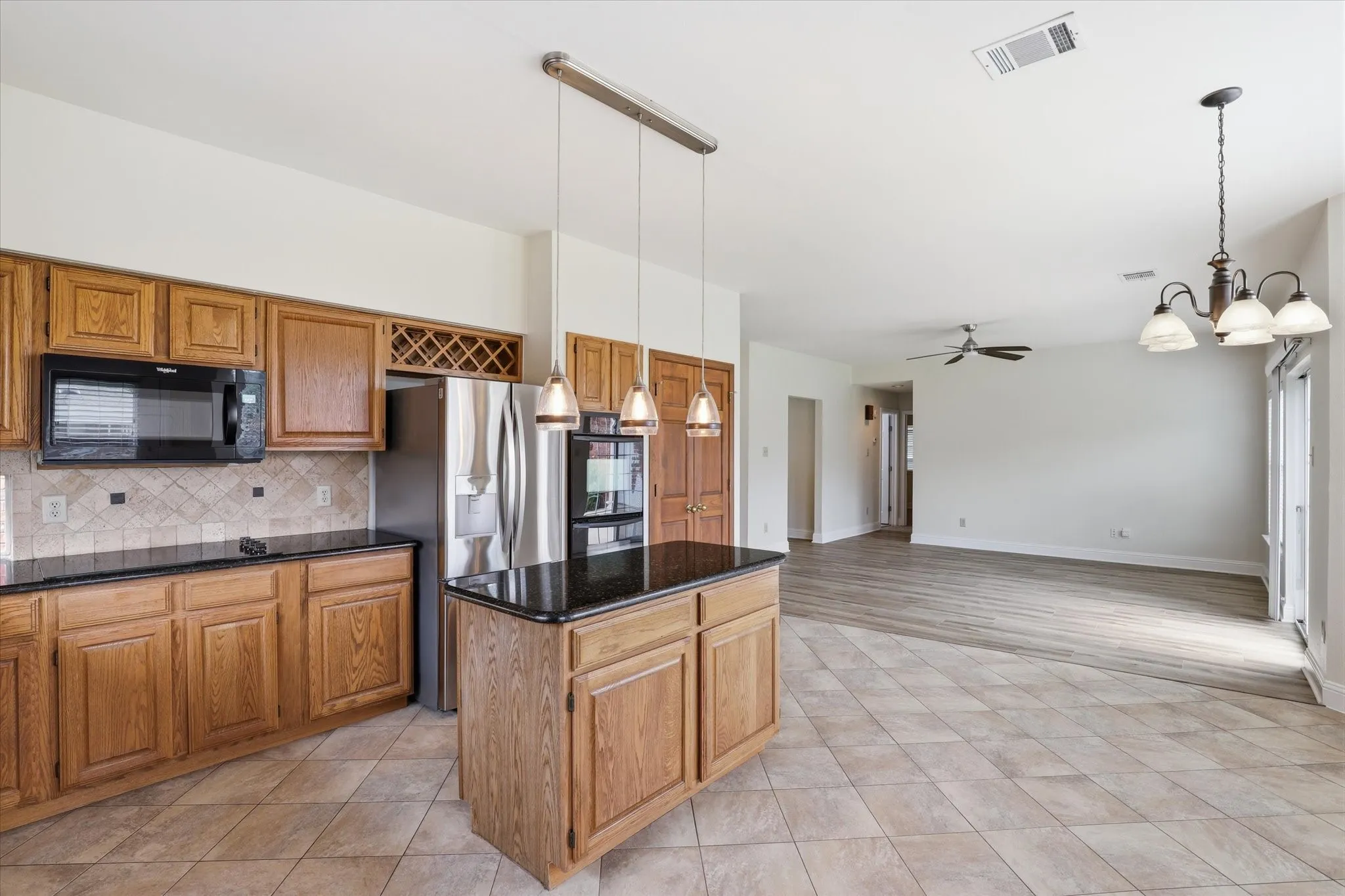 Single Family Residence For Sale in Collin County , 3713 Legendary Lane, Plano, Texas 75023, 3 Bedroom, 2 Bathroom, 2 Garage spaces, 2,031 Sqft, built in 1988, Price $475,000, mls#21277208, Real Estate Agent in Plano, Homes For Sale in Collin county, Homes For Sale in Plano, Realtor in Plano Texas, Real Estate Brokerage Independent Realty Texas, Luminita Cordes Realtor