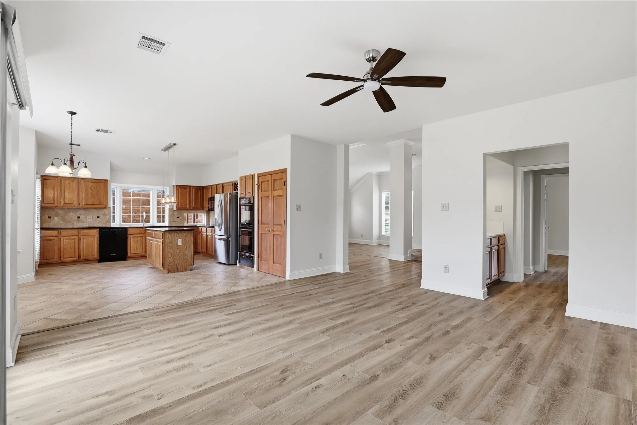 Single Family Residence For Sale in Collin County , 3713 Legendary Lane, Plano, Texas 75023, 3 Bedroom, 2 Bathroom, 2 Garage spaces, 2,031 Sqft, built in 1988, Price $475,000, mls#21277208, Real Estate Agent in Plano, Homes For Sale in Collin county, Homes For Sale in Plano, Realtor in Plano Texas, Real Estate Brokerage Independent Realty Texas, Luminita Cordes Realtor