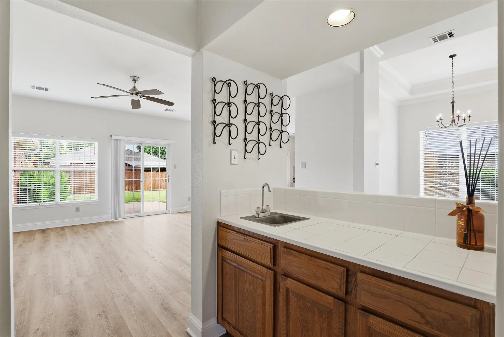 Single Family Residence For Sale in Collin County , 3713 Legendary Lane, Plano, Texas 75023, 3 Bedroom, 2 Bathroom, 2 Garage spaces, 2,031 Sqft, built in 1988, Price $475,000, mls#21277208, Real Estate Agent in Plano, Homes For Sale in Collin county, Homes For Sale in Plano, Realtor in Plano Texas, Real Estate Brokerage Independent Realty Texas, Luminita Cordes Realtor