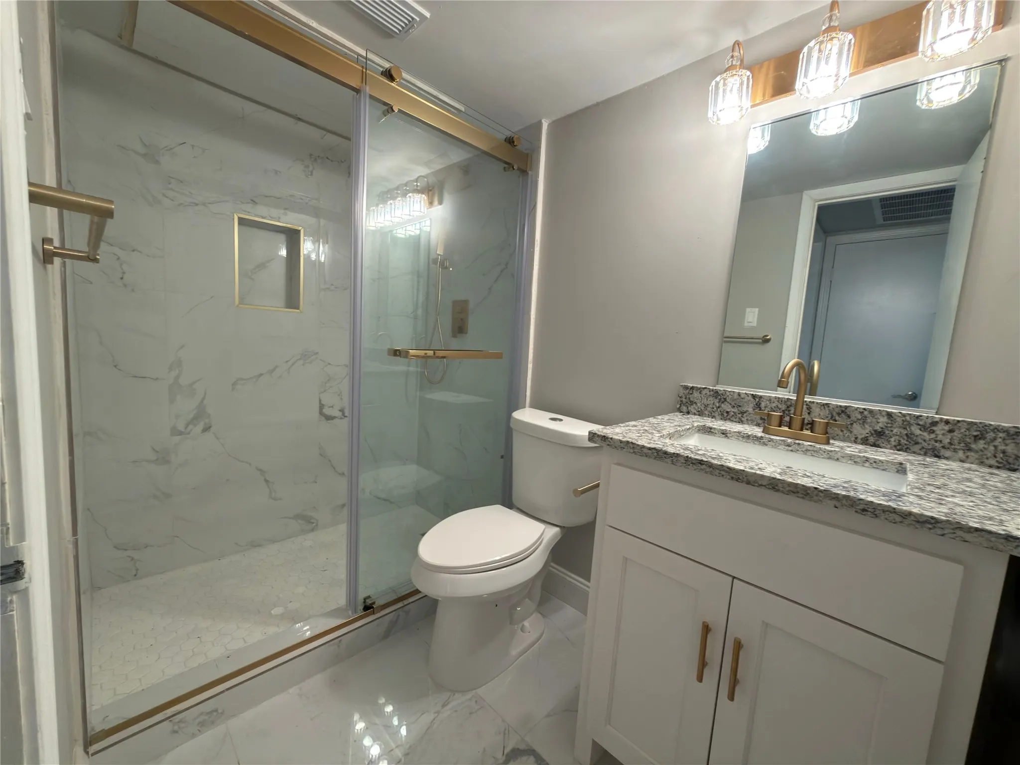 Condominium For Sale in Dallas County , 4020 Holland Avenue 106, Dallas, Texas 75219, 1 Bedroom, 1 Bathroom, Garage spaces, 591 Sqft, built in 1970, mls#21276708, Real Estate Agent in Dallas, Homes For Sale in Dallas county, Homes For Sale in Dallas, Realtor in Dallas Texas, Real Estate Brokerage Independent Realty Texas, Luminita Cordes Realtor