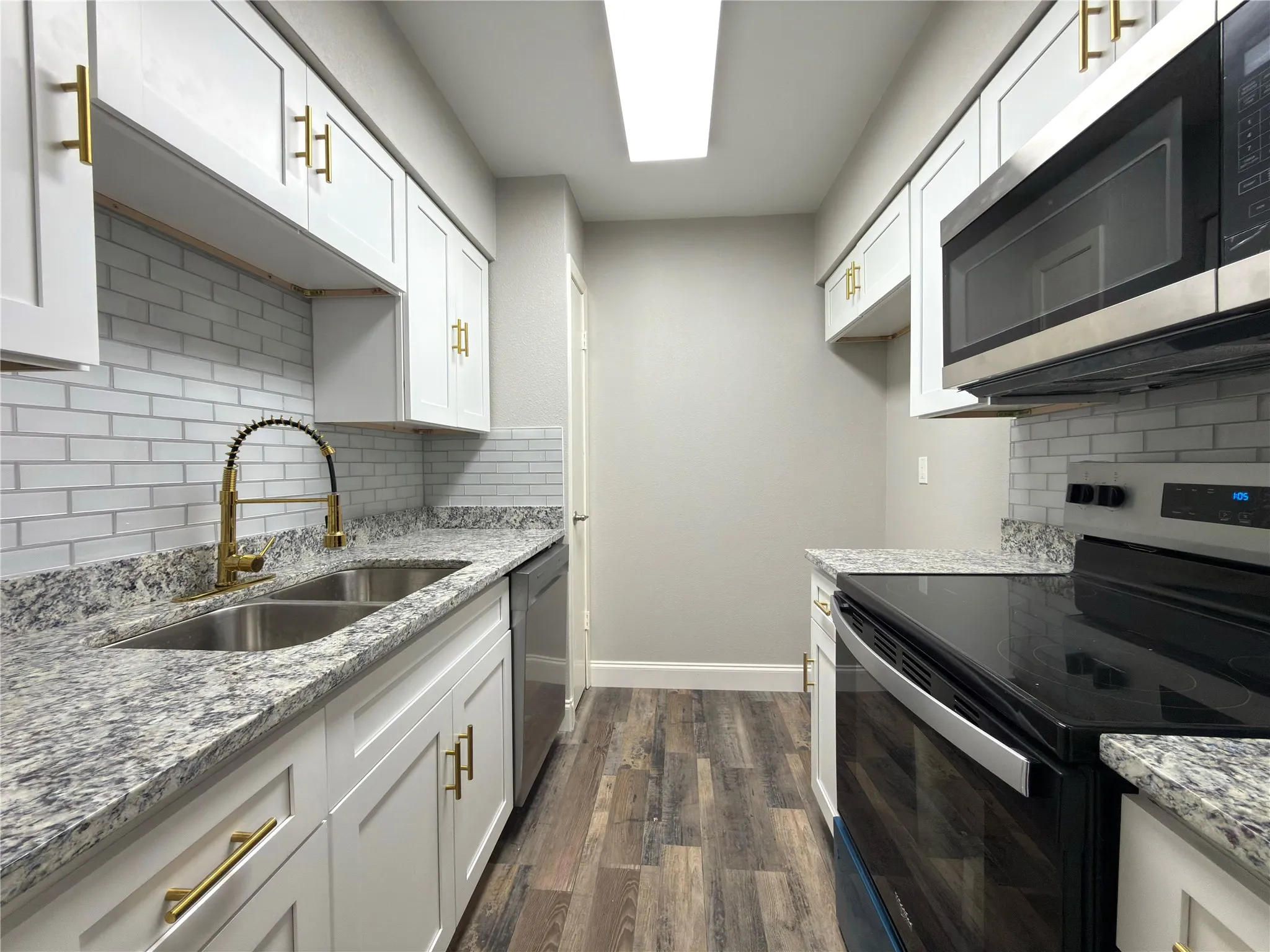 Condominium For Sale in Dallas County , 4020 Holland Avenue 106, Dallas, Texas 75219, 1 Bedroom, 1 Bathroom, Garage spaces, 591 Sqft, built in 1970, mls#21276708, Real Estate Agent in Dallas, Homes For Sale in Dallas county, Homes For Sale in Dallas, Realtor in Dallas Texas, Real Estate Brokerage Independent Realty Texas, Luminita Cordes Realtor
