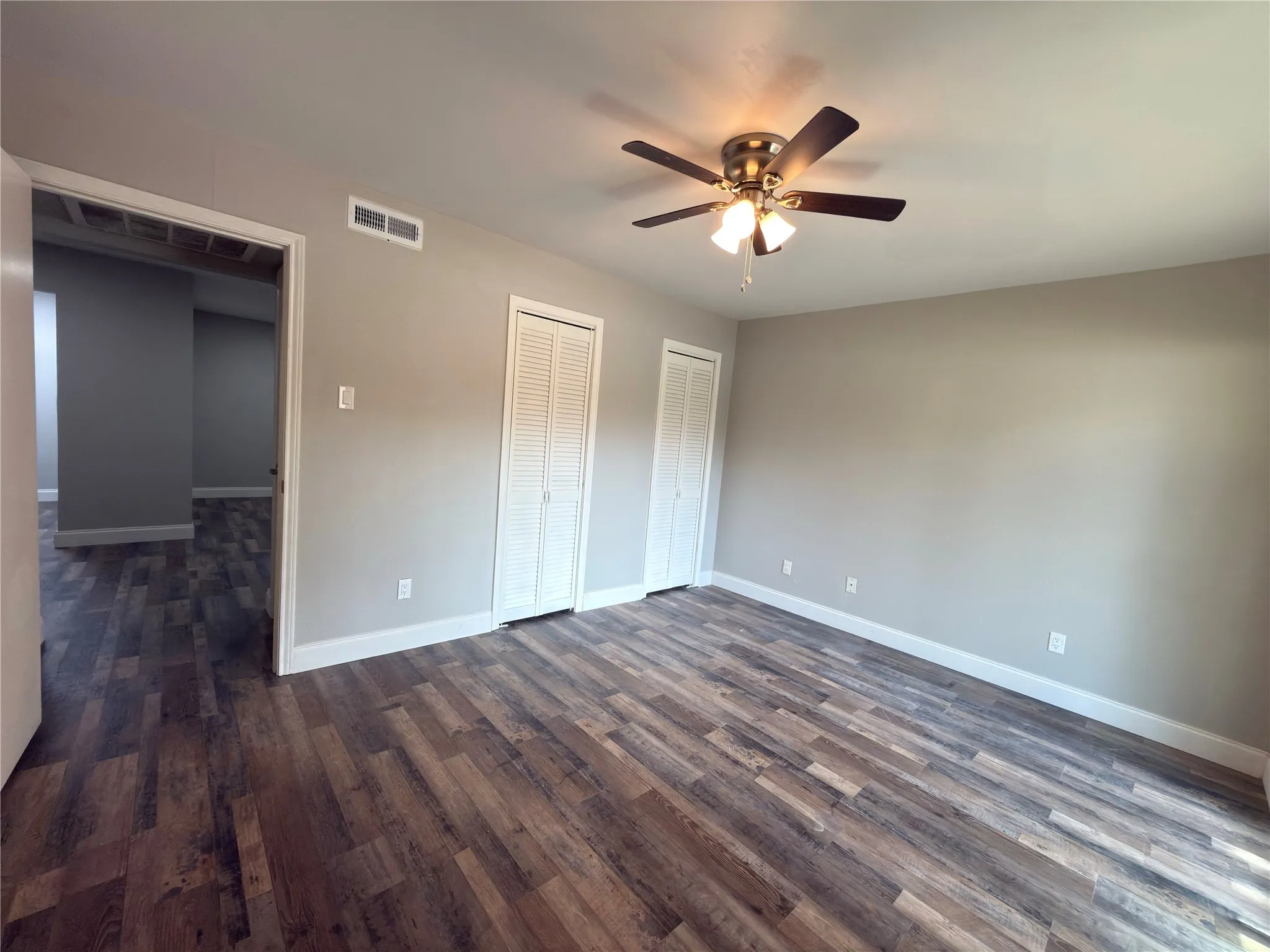 Condominium For Sale in Dallas County , 4020 Holland Avenue 106, Dallas, Texas 75219, 1 Bedroom, 1 Bathroom, Garage spaces, 591 Sqft, built in 1970, mls#21276708, Real Estate Agent in Dallas, Homes For Sale in Dallas county, Homes For Sale in Dallas, Realtor in Dallas Texas, Real Estate Brokerage Independent Realty Texas, Luminita Cordes Realtor