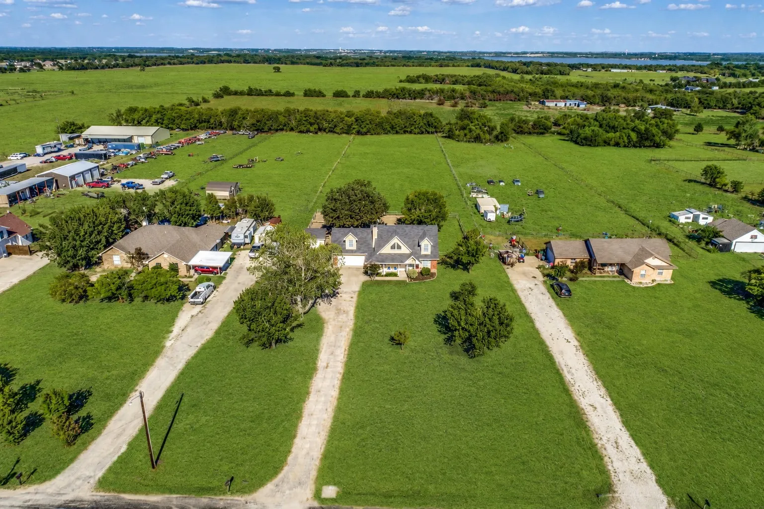 Single Family Residence For Sale in Collin County , 845 County Road 490, Princeton, Texas 75407, 4 Bedroom, 2 Bathroom, 2 Garage spaces, 2,677 Sqft, built in 1997, mls#21264386, Real Estate Agent in Princeton, Homes For Sale in Collin county, Homes For Sale in Princeton, Realtor in Princeton Texas, Real Estate Brokerage Independent Realty Texas, Luminita Cordes Realtor