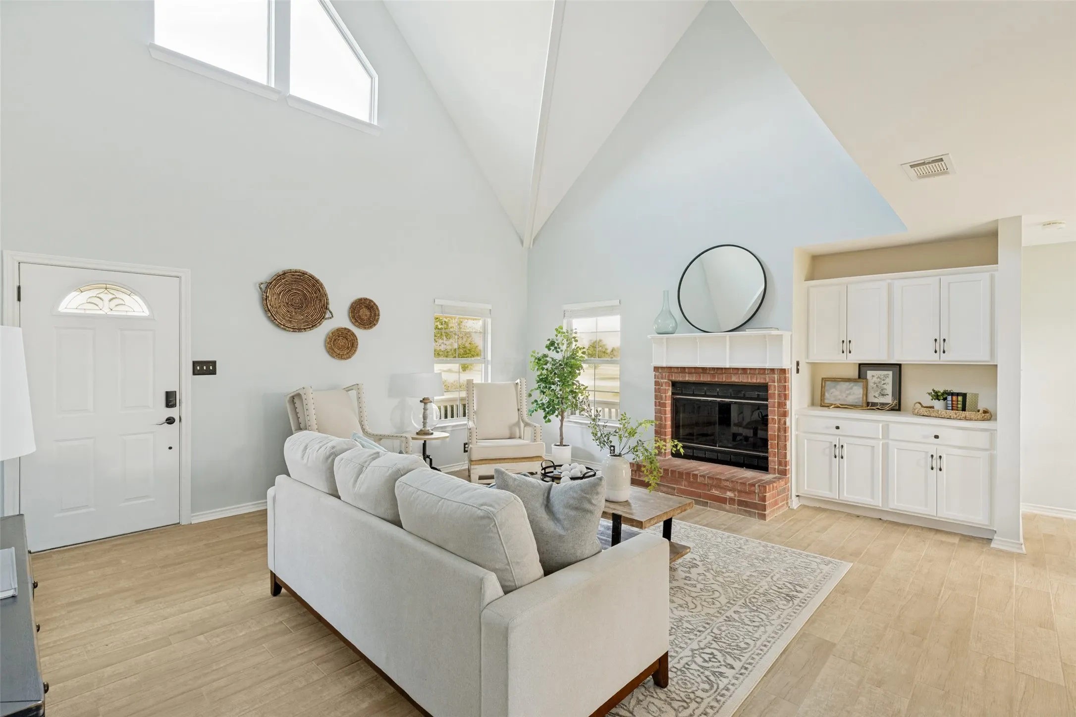 Single Family Residence For Sale in Collin County , 845 County Road 490, Princeton, Texas 75407, 4 Bedroom, 2 Bathroom, 2 Garage spaces, 2,677 Sqft, built in 1997, mls#21264386, Real Estate Agent in Princeton, Homes For Sale in Collin county, Homes For Sale in Princeton, Realtor in Princeton Texas, Real Estate Brokerage Independent Realty Texas, Luminita Cordes Realtor