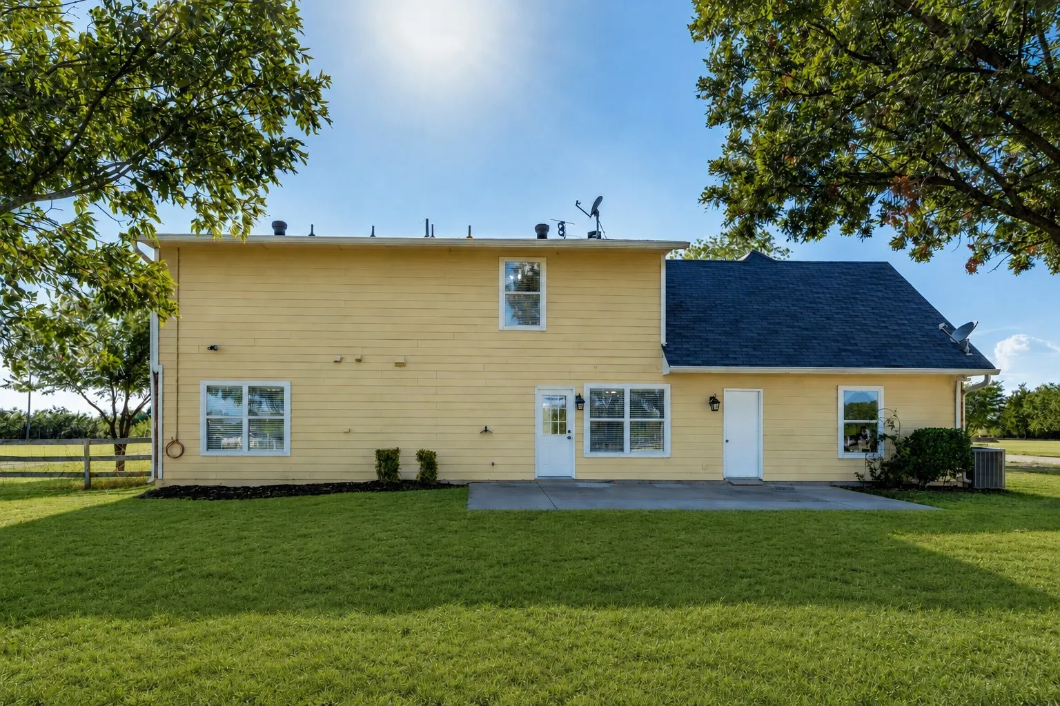 Single Family Residence For Sale in Collin County , 845 County Road 490, Princeton, Texas 75407, 4 Bedroom, 2 Bathroom, 2 Garage spaces, 2,677 Sqft, built in 1997, mls#21264386, Real Estate Agent in Princeton, Homes For Sale in Collin county, Homes For Sale in Princeton, Realtor in Princeton Texas, Real Estate Brokerage Independent Realty Texas, Luminita Cordes Realtor