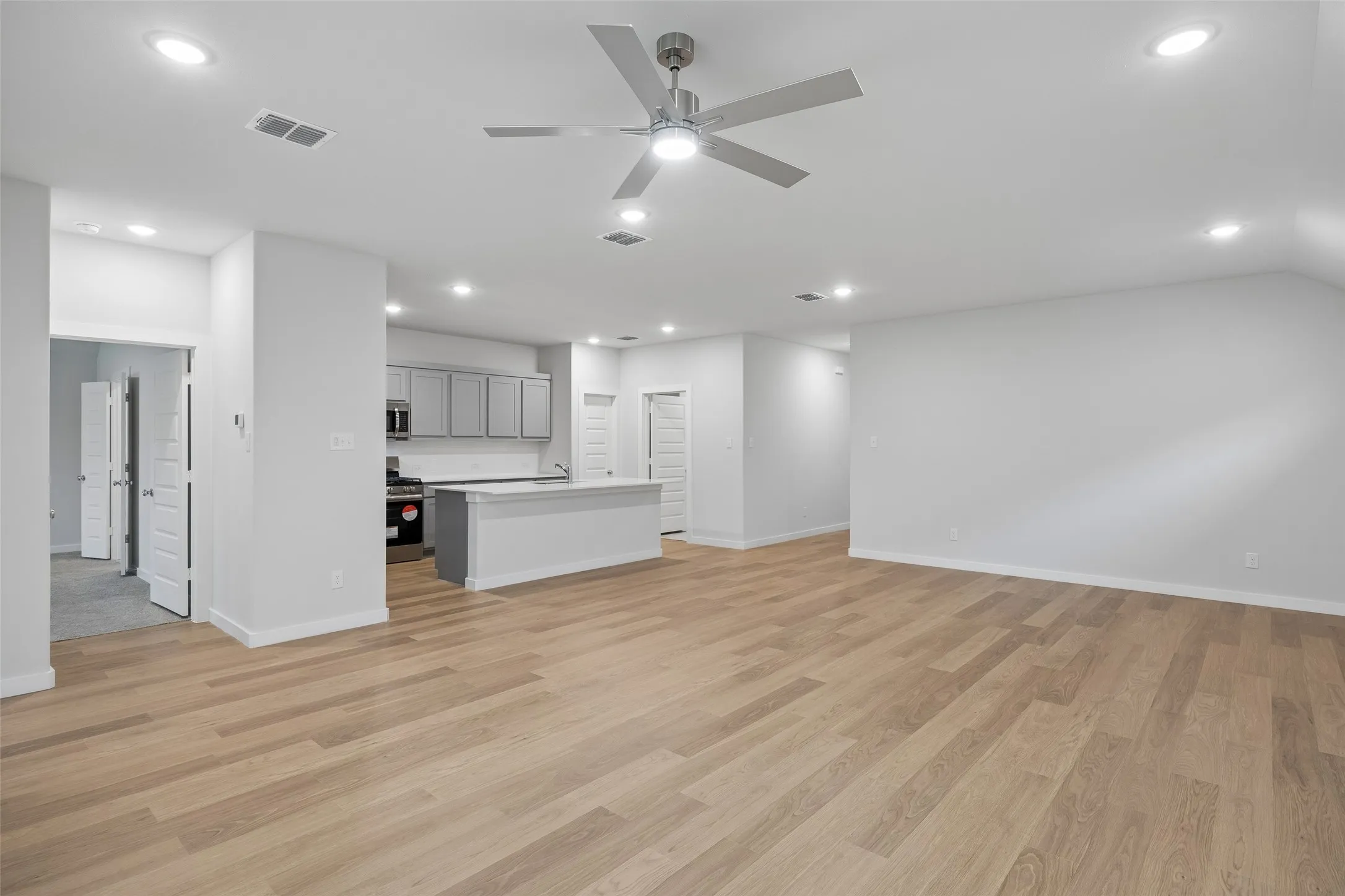 Single Family Residence For Sale in Collin County , 361 Silver Springs Lane, Lavon, Texas 75166, 4 Bedroom, 3 Bathroom, 2 Garage spaces, 2,466 Sqft, built in 2024, mls#21275777, Real Estate Agent in Lavon, Homes For Sale in Collin county, Homes For Sale in Lavon, Realtor in Lavon Texas, Real Estate Brokerage Independent Realty Texas, Luminita Cordes Realtor