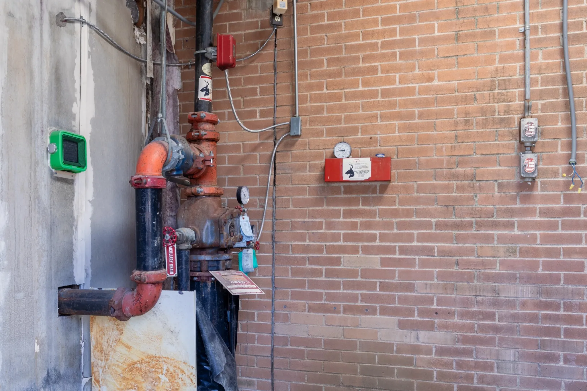 Warehouse For Rent in Tarrant County , 609 112th Street B, Arlington, Texas 76011, 0, 0, Garage spaces, 0 Sqft, built in 1966, Price $5,900, mls#21276532, Real Estate Agent in Arlington, Homes For Rent in Tarrant county, Homes For Rent in Arlington, Realtor in Arlington Texas, Real Estate Brokerage Independent Realty Texas, Luminita Cordes Realtor
