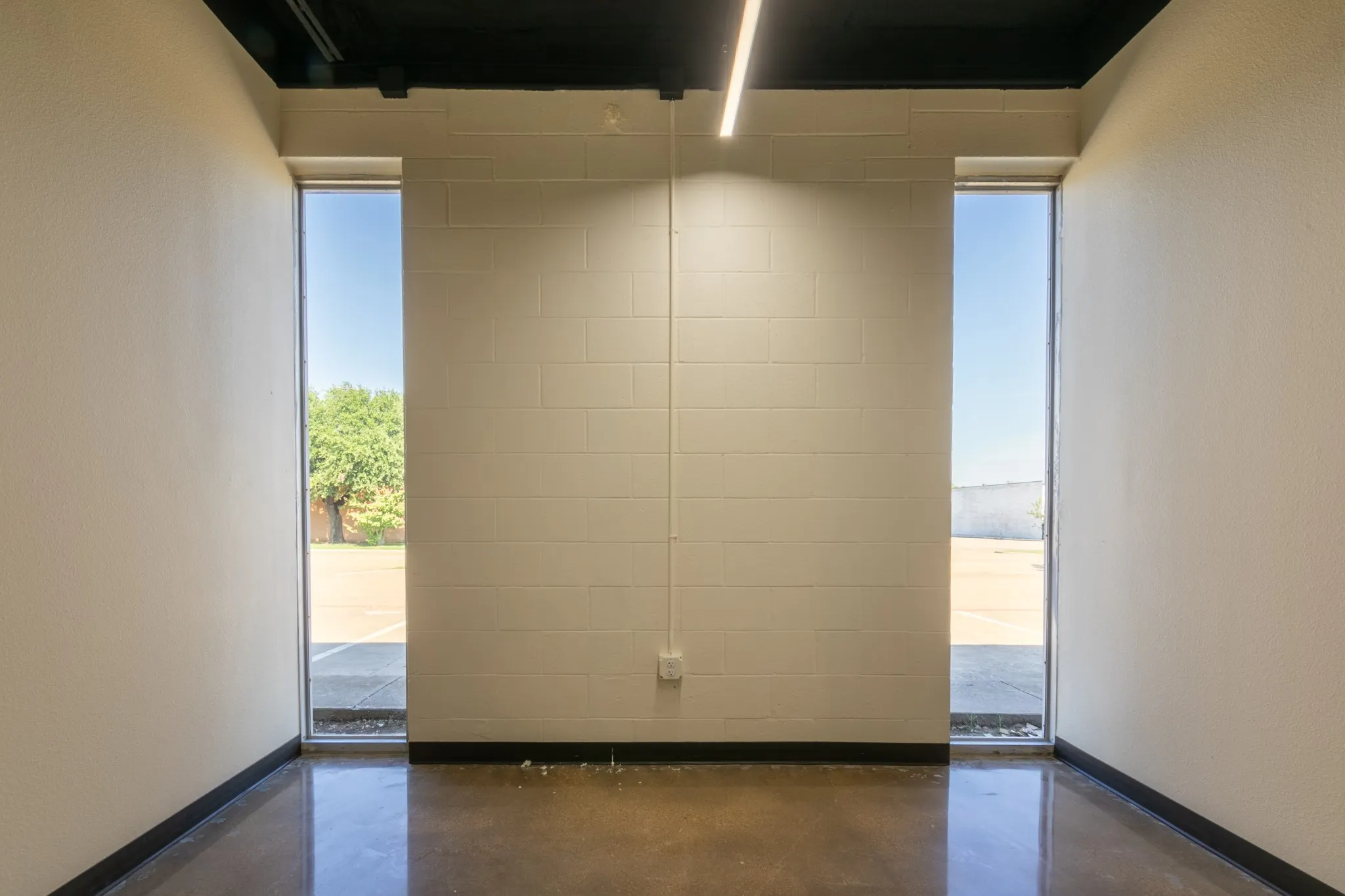 Warehouse For Rent in Tarrant County , 609 112th Street B, Arlington, Texas 76011, 0, 0, Garage spaces, 0 Sqft, built in 1966, Price $5,900, mls#21276532, Real Estate Agent in Arlington, Homes For Rent in Tarrant county, Homes For Rent in Arlington, Realtor in Arlington Texas, Real Estate Brokerage Independent Realty Texas, Luminita Cordes Realtor