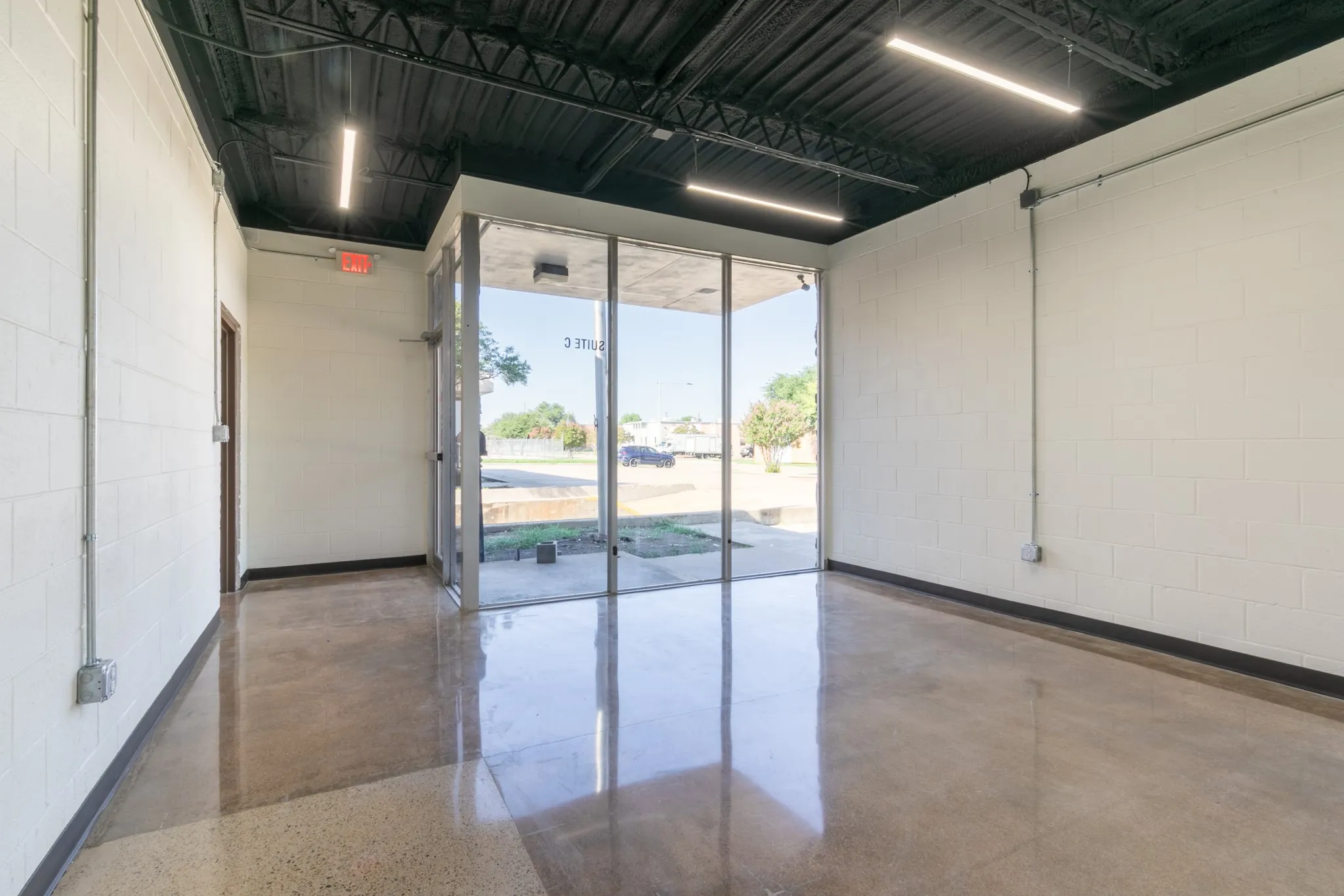 Warehouse For Rent in Tarrant County , 609 112th Street B, Arlington, Texas 76011, 0, 0, Garage spaces, 0 Sqft, built in 1966, Price $5,900, mls#21276532, Real Estate Agent in Arlington, Homes For Rent in Tarrant county, Homes For Rent in Arlington, Realtor in Arlington Texas, Real Estate Brokerage Independent Realty Texas, Luminita Cordes Realtor