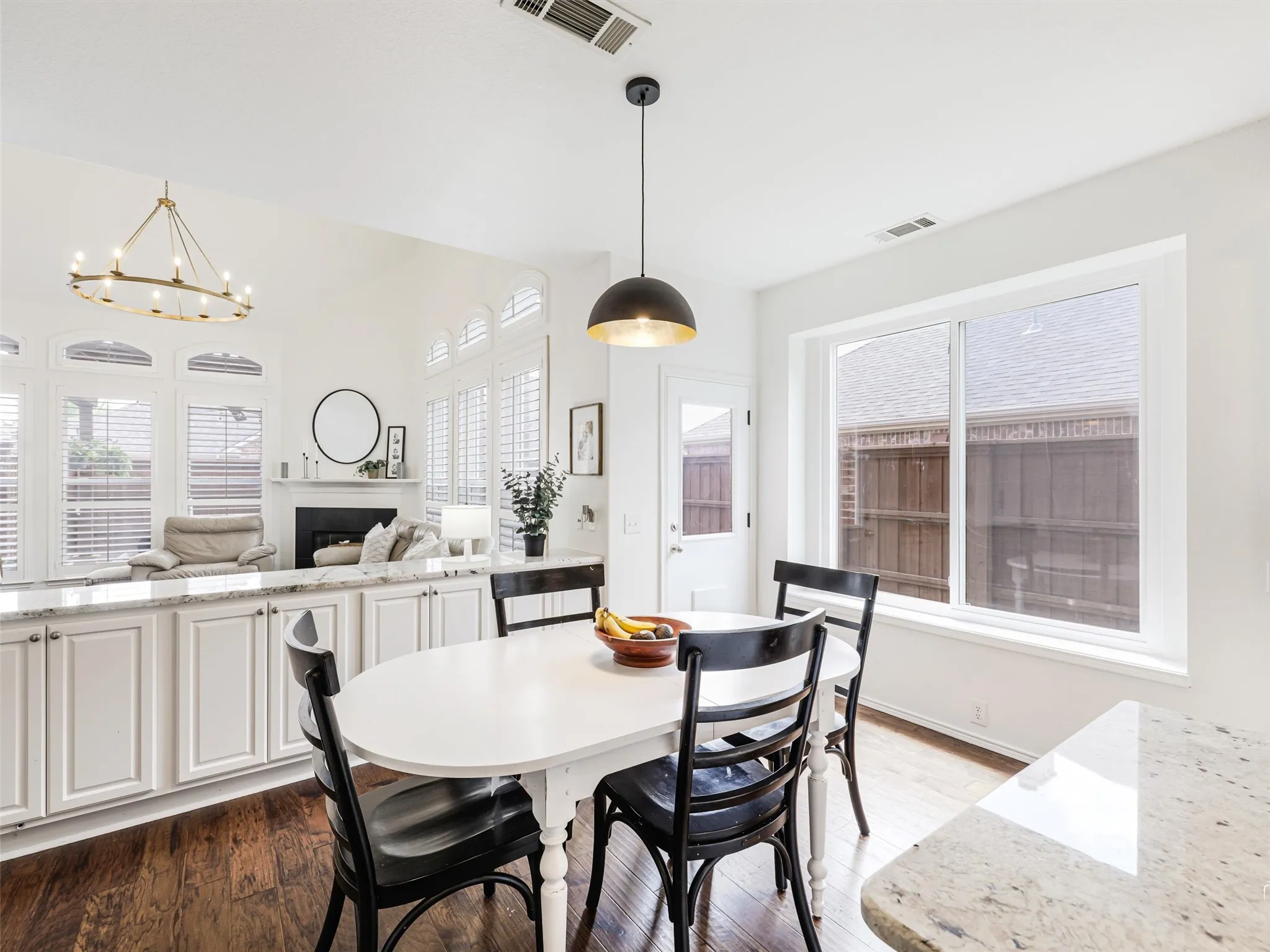 Single Family Residence For Sale in Denton County , 2373 Falcon Point Drive, Frisco, Texas 75033, 4 Bedroom, 4 Bathroom, 2 Garage spaces, 3,381 Sqft, built in 2005, mls#21276418, Real Estate Agent in Frisco, Homes For Sale in Denton county, Homes For Sale in Frisco, Realtor in Frisco Texas, Real Estate Brokerage Independent Realty Texas, Luminita Cordes Realtor