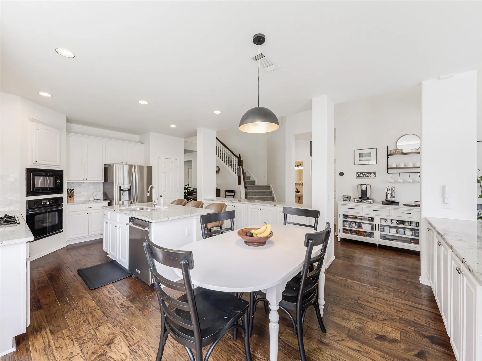 Single Family Residence For Sale in Denton County , 2373 Falcon Point Drive, Frisco, Texas 75033, 4 Bedroom, 4 Bathroom, 2 Garage spaces, 3,381 Sqft, built in 2005, mls#21276418, Real Estate Agent in Frisco, Homes For Sale in Denton county, Homes For Sale in Frisco, Realtor in Frisco Texas, Real Estate Brokerage Independent Realty Texas, Luminita Cordes Realtor