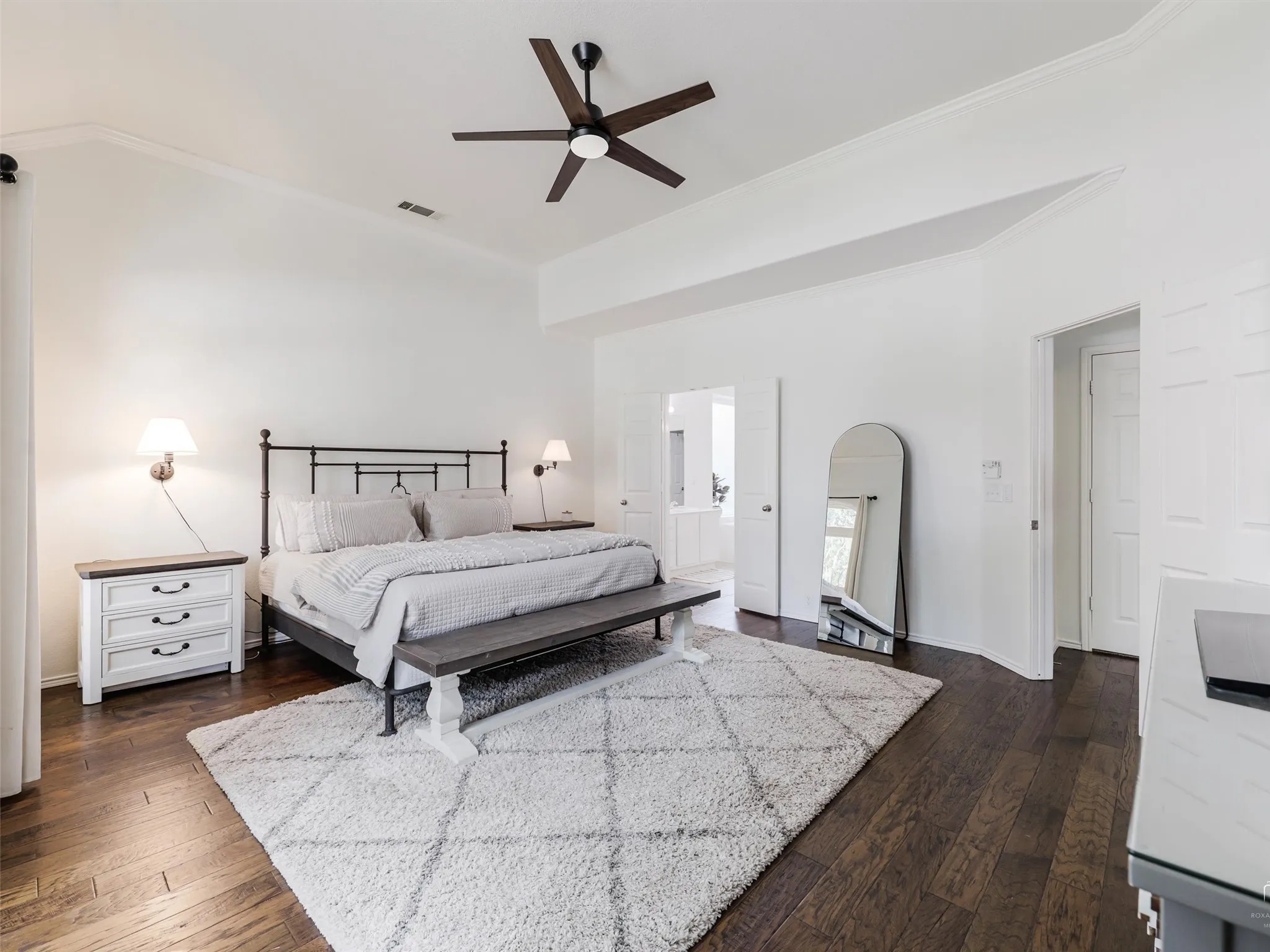 Single Family Residence For Sale in Denton County , 2373 Falcon Point Drive, Frisco, Texas 75033, 4 Bedroom, 4 Bathroom, 2 Garage spaces, 3,381 Sqft, built in 2005, mls#21276418, Real Estate Agent in Frisco, Homes For Sale in Denton county, Homes For Sale in Frisco, Realtor in Frisco Texas, Real Estate Brokerage Independent Realty Texas, Luminita Cordes Realtor