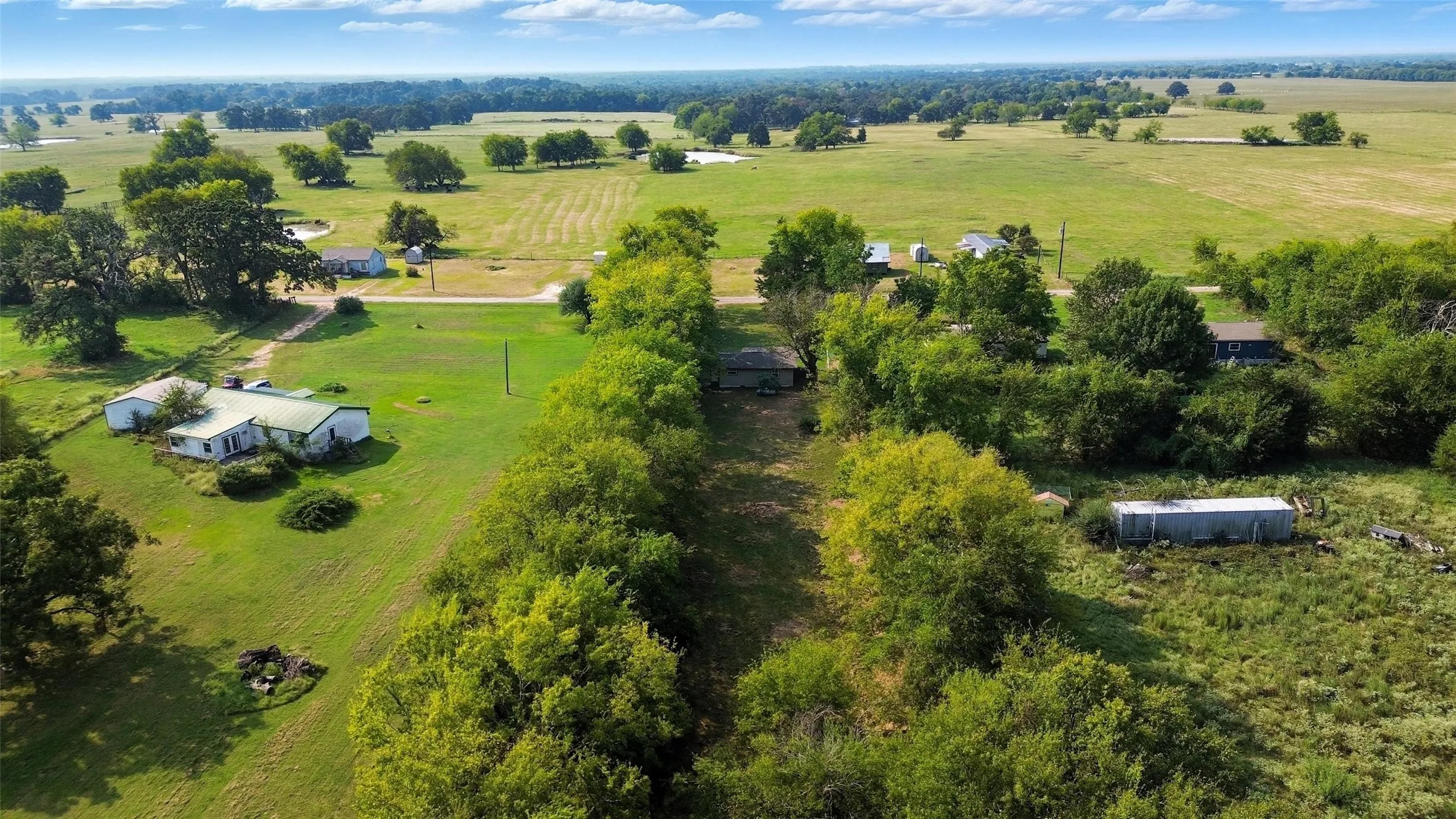 Single Family Residence For Sale in Rains County , 1080 CR 1235, Emory, Texas 75440, 3 Bedroom, 2 Bathroom, Garage spaces, 1,032 Sqft, built in 1959, mls#21277619, Real Estate Agent in Emory, Homes For Sale in Rains county, Homes For Sale in Emory, Realtor in Emory Texas, Real Estate Brokerage Independent Realty Texas, Luminita Cordes Realtor