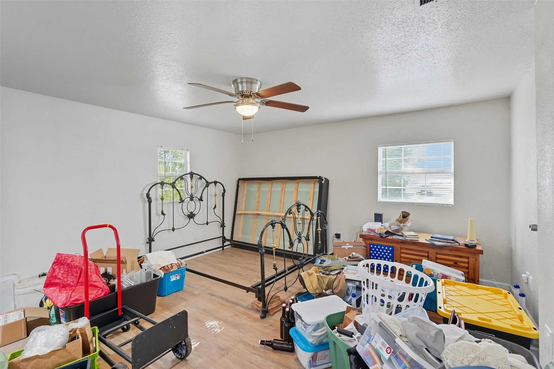 Single Family Residence For Sale in Rains County , 1080 CR 1235, Emory, Texas 75440, 3 Bedroom, 2 Bathroom, Garage spaces, 1,032 Sqft, built in 1959, mls#21277619, Real Estate Agent in Emory, Homes For Sale in Rains county, Homes For Sale in Emory, Realtor in Emory Texas, Real Estate Brokerage Independent Realty Texas, Luminita Cordes Realtor