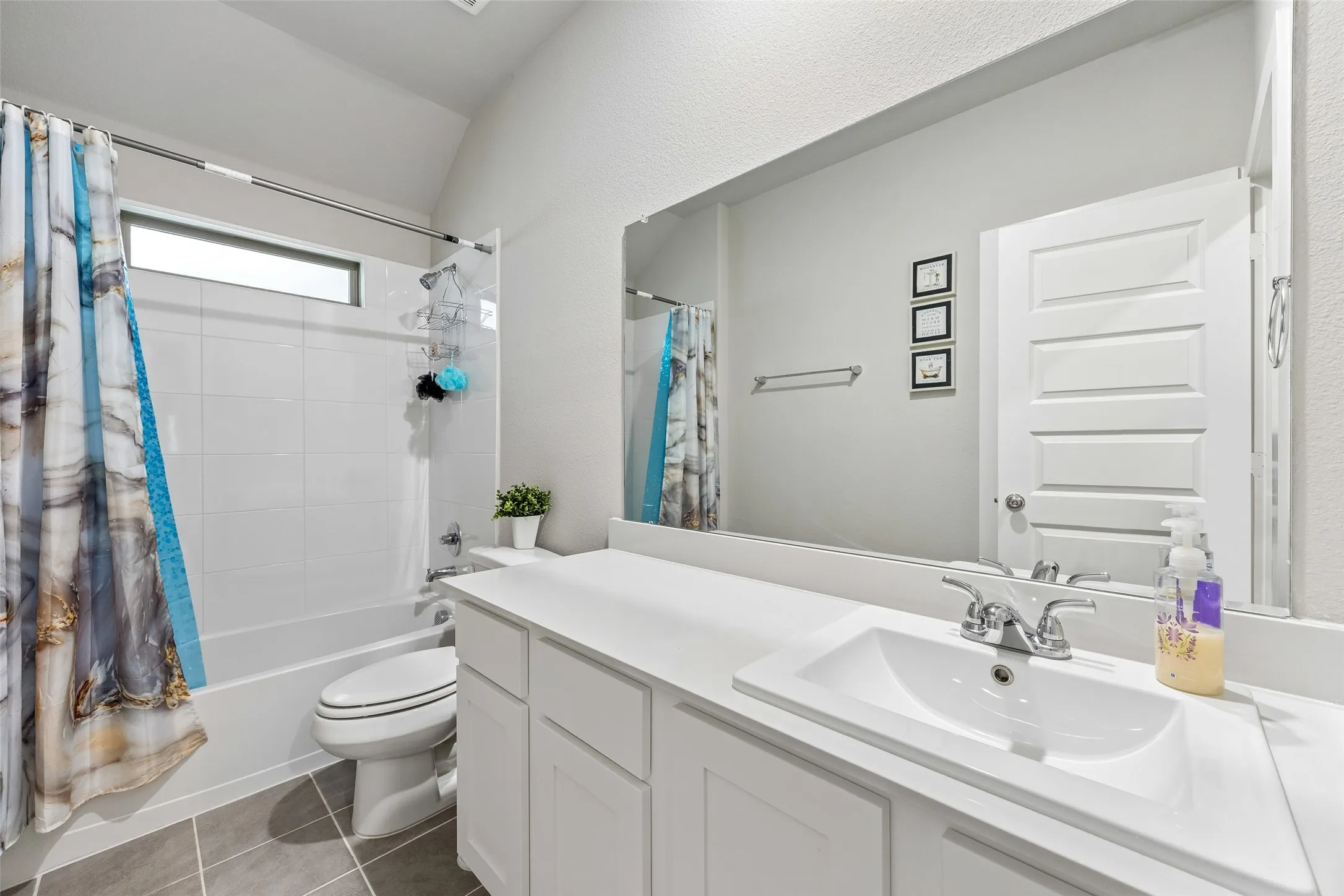 Single Family Residence For Sale in Collin County , 383 Silver Springs Lane, Lavon, Texas 75166, 4 Bedroom, 3 Bathroom, 2 Garage spaces, 2,466 Sqft, built in 2024, Price $384,900, mls#21275639, Real Estate Agent in Lavon, Homes For Sale in Collin county, Homes For Sale in Lavon, Realtor in Lavon Texas, Real Estate Brokerage Independent Realty Texas, Luminita Cordes Realtor