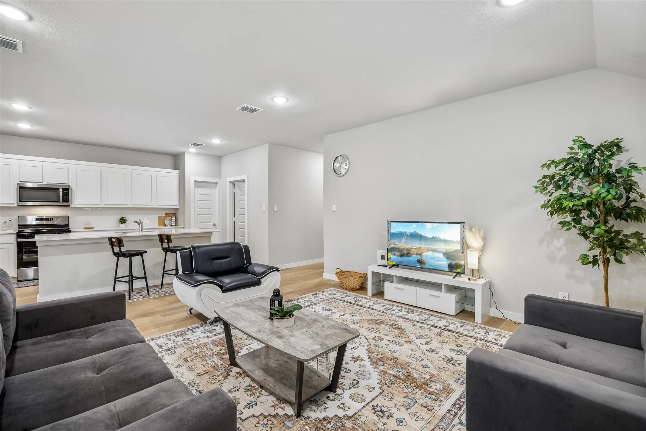 Single Family Residence For Sale in Collin County , 383 Silver Springs Lane, Lavon, Texas 75166, 4 Bedroom, 3 Bathroom, 2 Garage spaces, 2,466 Sqft, built in 2024, Price $384,900, mls#21275639, Real Estate Agent in Lavon, Homes For Sale in Collin county, Homes For Sale in Lavon, Realtor in Lavon Texas, Real Estate Brokerage Independent Realty Texas, Luminita Cordes Realtor