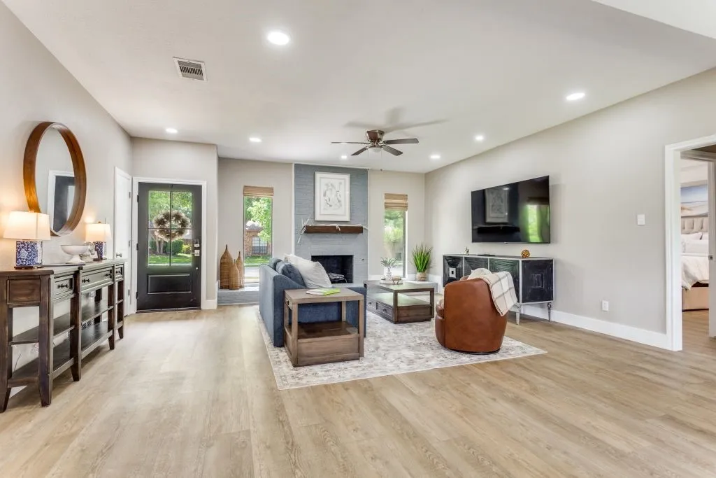 Single Family Residence For Rent in Denton County , 926 Hillside Lane, Flower Mound, Texas 75028, 3 Bedroom, 2 Bathroom, 2 Garage spaces, 1,498 Sqft, built in 1983, mls#21277614, Real Estate Agent in Flower Mound, Homes For Rent in Denton county, Homes For Rent in Flower Mound, Realtor in Flower Mound Texas, Real Estate Brokerage Independent Realty Texas, Luminita Cordes Realtor