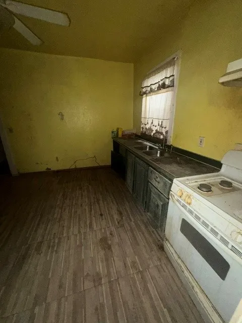 Single Family Residence For Sale in Dallas County , 417 W Brooklyn Avenue, Dallas, Texas 75208, 3 Bedroom, 1 Bathroom, Garage spaces, 1,226 Sqft, built in 1920, mls#21277672, Real Estate Agent in Dallas, Homes For Sale in Dallas county, Homes For Sale in Dallas, Realtor in Dallas Texas, Real Estate Brokerage Independent Realty Texas, Luminita Cordes Realtor