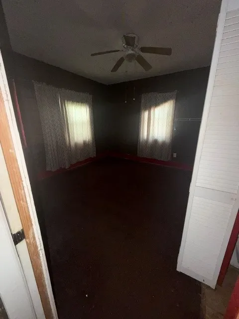 Single Family Residence For Sale in Dallas County , 417 W Brooklyn Avenue, Dallas, Texas 75208, 3 Bedroom, 1 Bathroom, Garage spaces, 1,226 Sqft, built in 1920, mls#21277672, Real Estate Agent in Dallas, Homes For Sale in Dallas county, Homes For Sale in Dallas, Realtor in Dallas Texas, Real Estate Brokerage Independent Realty Texas, Luminita Cordes Realtor