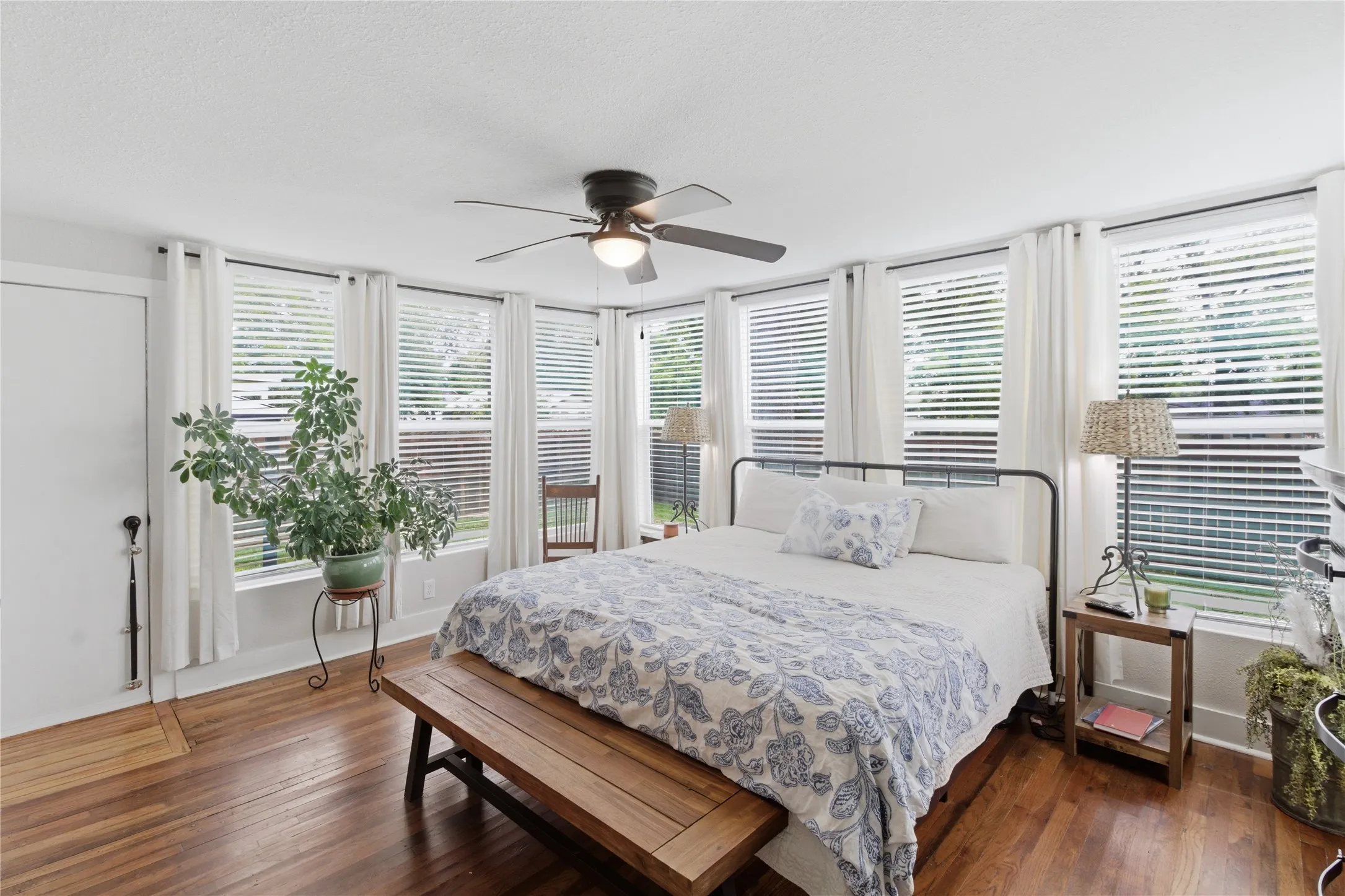 Single Family Residence For Sale in Wood County , 307 Locust Street, Winnsboro, Texas 75494, 2 Bedrooms, 1 Bathroom, Garage spaces, 1,168 Sqft, built in 1950, Price $215,000, mls#21277603, Real Estate Agent in Winnsboro, Homes For Sale in Wood county, Homes For Sale in Winnsboro, Realtor in Winnsboro Texas, Real Estate Brokerage Independent Realty Texas, Luminita Cordes Realtor