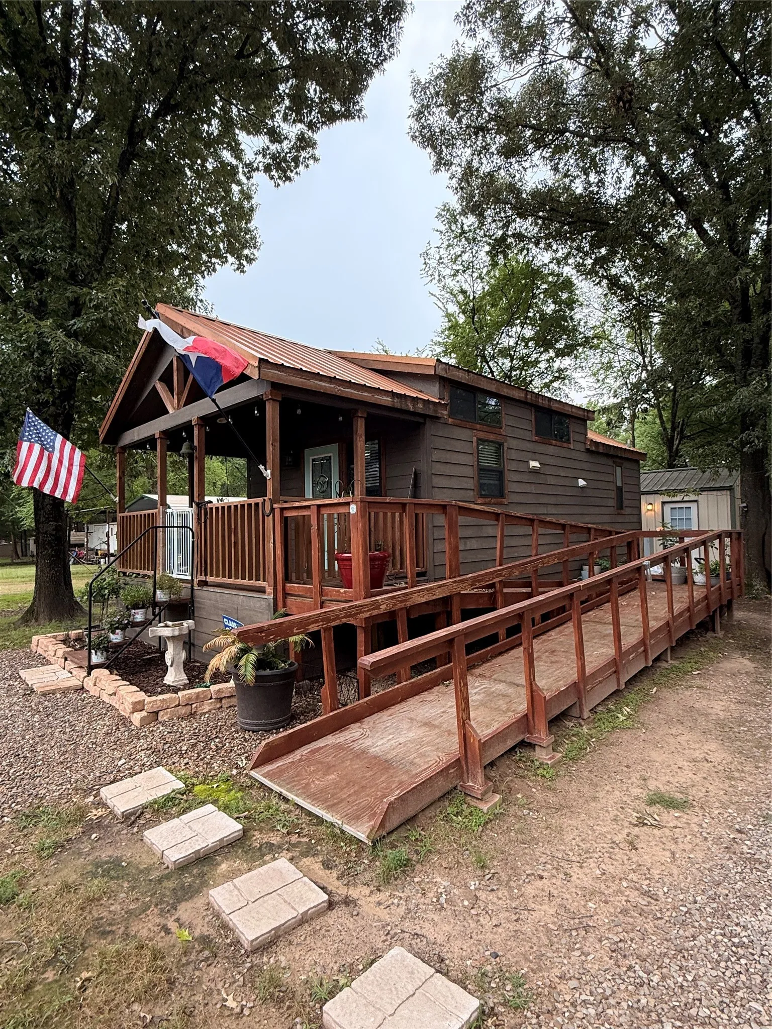 Manufactured Home For Sale in Wood County , 6435 FM 17 LOTS 205-207, Yantis, Texas 75497, 1 Bedroom, 1 Bathroom, Garage spaces, 399 Sqft, built in 2019, mls#21277598, Real Estate Agent in Yantis, Homes For Sale in Wood county, Homes For Sale in Yantis, Realtor in Yantis Texas, Real Estate Brokerage Independent Realty Texas, Luminita Cordes Realtor