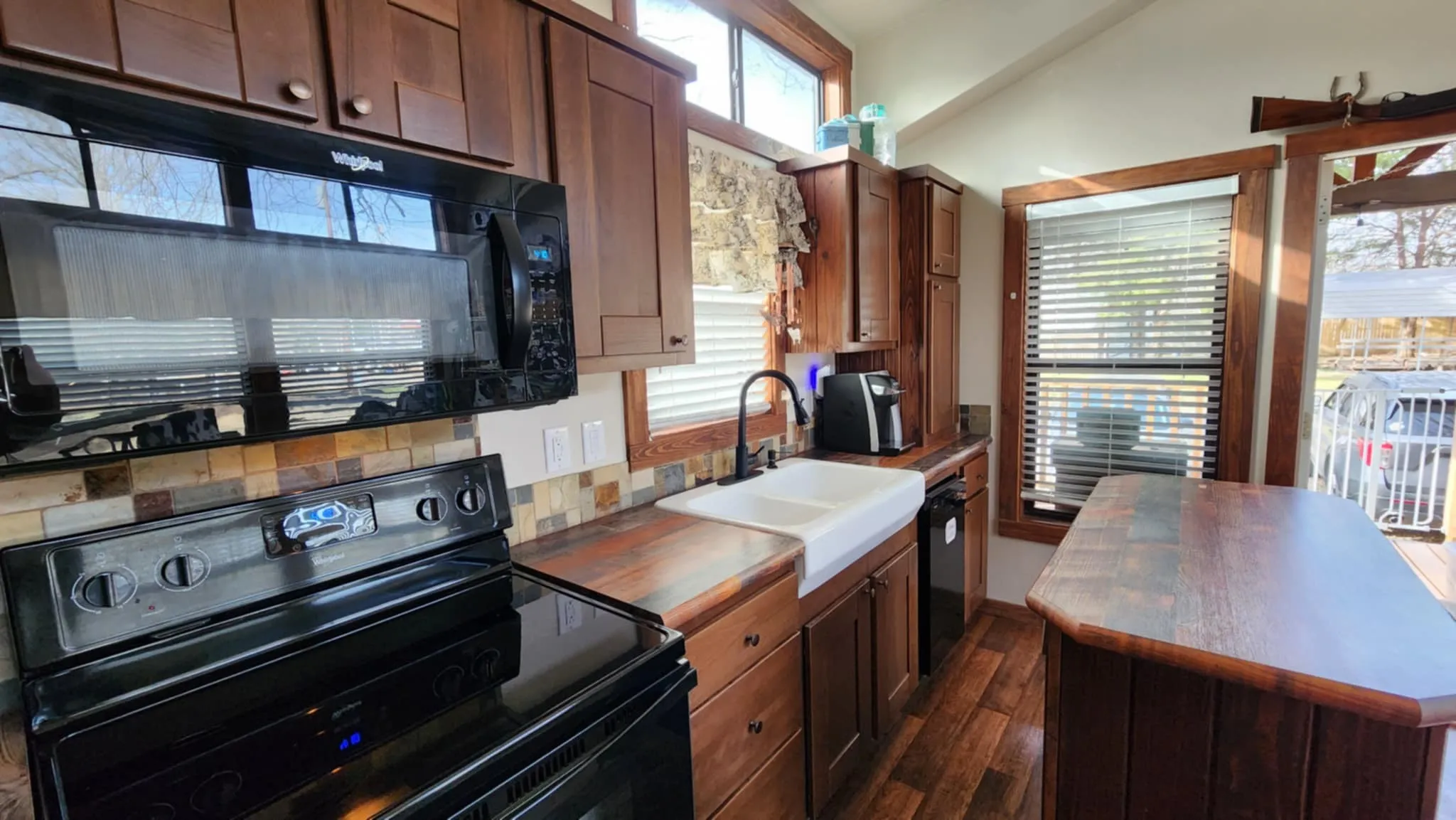 Manufactured Home For Sale in Wood County , 6435 FM 17 LOTS 205-207, Yantis, Texas 75497, 1 Bedroom, 1 Bathroom, Garage spaces, 399 Sqft, built in 2019, mls#21277598, Real Estate Agent in Yantis, Homes For Sale in Wood county, Homes For Sale in Yantis, Realtor in Yantis Texas, Real Estate Brokerage Independent Realty Texas, Luminita Cordes Realtor