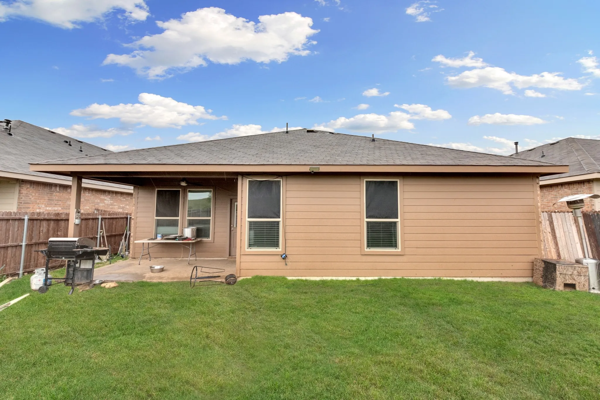 Single Family Residence For Sale in Denton County , 16128 Bronte Lane, Fort Worth, Texas 76247, 3 Bedroom, 2 Bathroom, 2 Garage spaces, 1,804 Sqft, built in 2020, mls#21277710, Real Estate Agent in Fort Worth, Homes For Sale in Denton county, Homes For Sale in Fort Worth, Realtor in Fort Worth Texas, Real Estate Brokerage Independent Realty Texas, Luminita Cordes Realtor