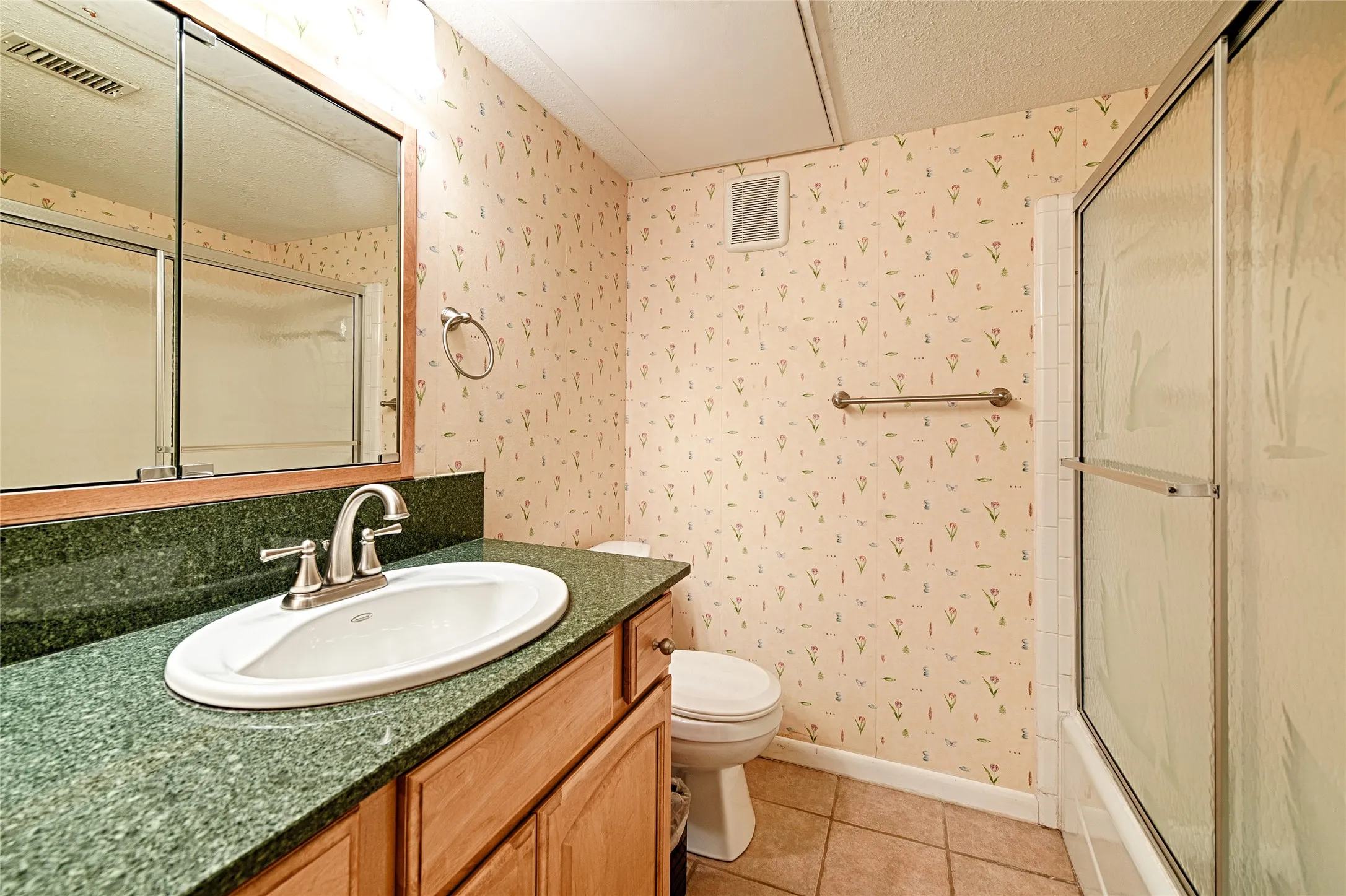 Seconday bathroom upstairs
