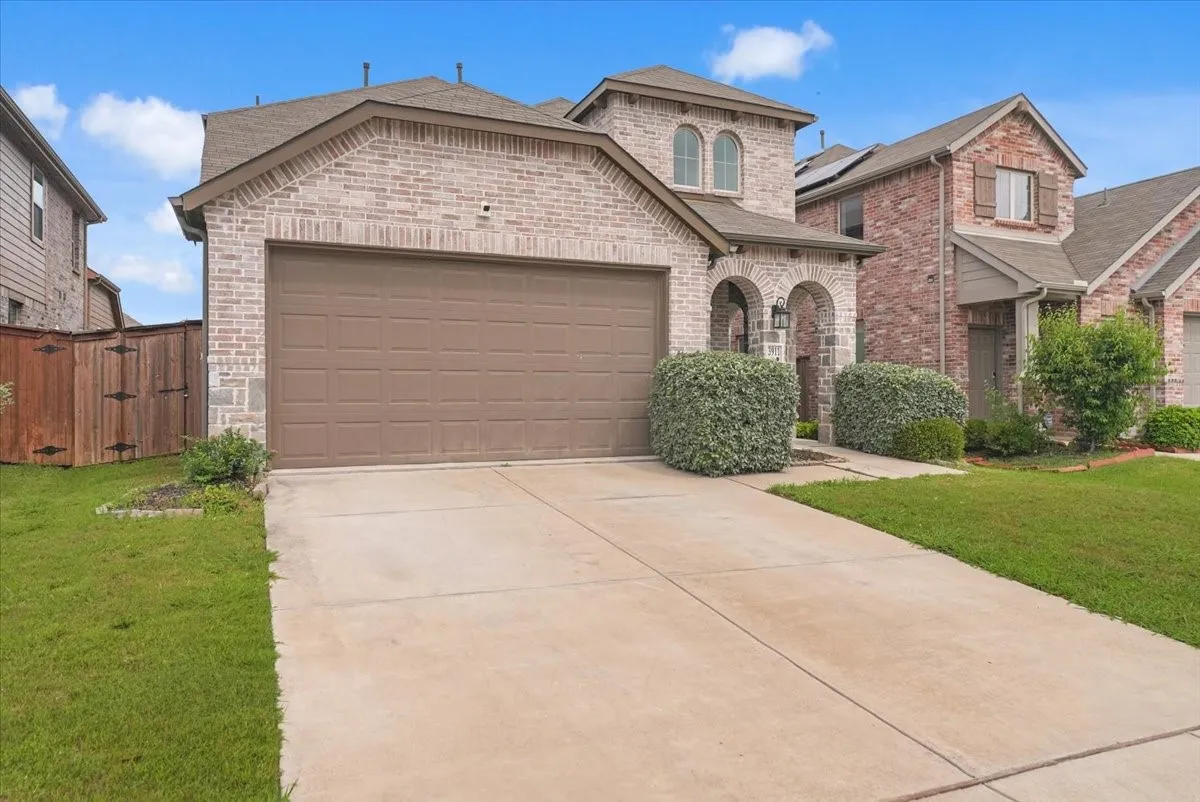 Single Family Residence For Sale in Kaufman County , 3911 Rochelle Lane, Forney, Texas 75126, 4 Bedrooms, 3 Bathrooms, 2 Garage spaces, 2,360 Sqft, built in 2020, Price $350,000, mls#21277680, Real Estate Agent in Forney, Homes For Sale in Kaufman county, Homes For Sale in Forney, Realtor in Forney Texas, Real Estate Brokerage Independent Realty Texas, Luminita Cordes Realtor