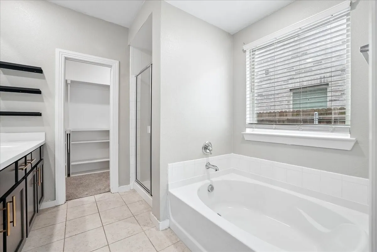 Single Family Residence For Sale in Kaufman County , 3911 Rochelle Lane, Forney, Texas 75126, 4 Bedrooms, 3 Bathrooms, 2 Garage spaces, 2,360 Sqft, built in 2020, Price $350,000, mls#21277680, Real Estate Agent in Forney, Homes For Sale in Kaufman county, Homes For Sale in Forney, Realtor in Forney Texas, Real Estate Brokerage Independent Realty Texas, Luminita Cordes Realtor