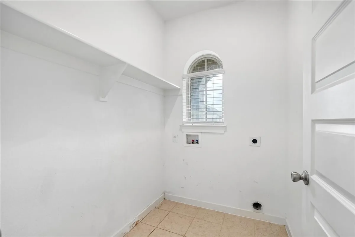 Single Family Residence For Sale in Kaufman County , 3911 Rochelle Lane, Forney, Texas 75126, 4 Bedrooms, 3 Bathrooms, 2 Garage spaces, 2,360 Sqft, built in 2020, Price $350,000, mls#21277680, Real Estate Agent in Forney, Homes For Sale in Kaufman county, Homes For Sale in Forney, Realtor in Forney Texas, Real Estate Brokerage Independent Realty Texas, Luminita Cordes Realtor
